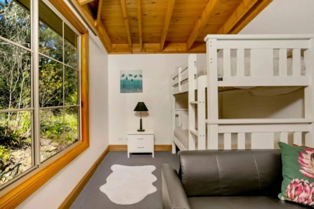 Bed in Narrow Neck Lodge