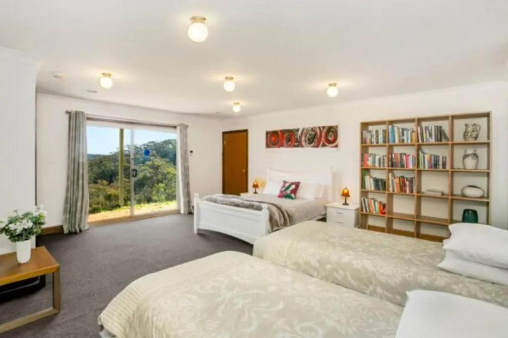 Bed in Narrow Neck Lodge