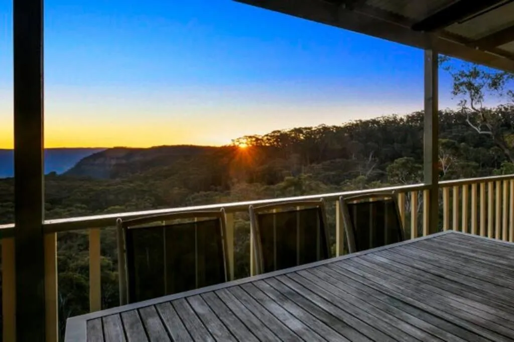 Narrow Neck Lodge