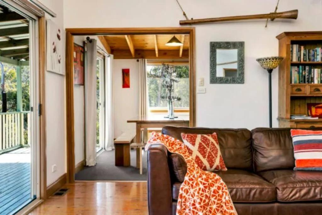 Narrow Neck Lodge