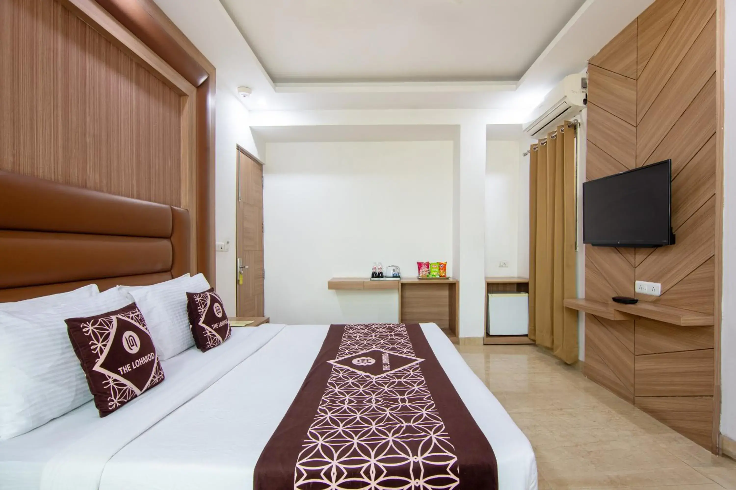 Deluxe Double or Twin Room in The Lohmod- Boutique Hotel At Delhi Airport Deluxe Double or Twin Room in The Lohmod- Boutique Hotel At Delhi Airport