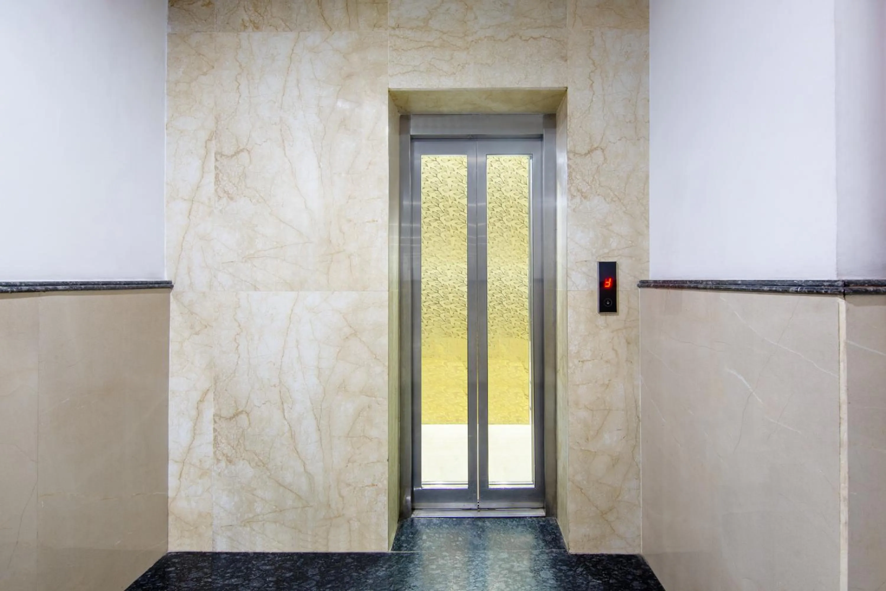 elevator in The Lohmod- Boutique Hotel At Delhi Airport