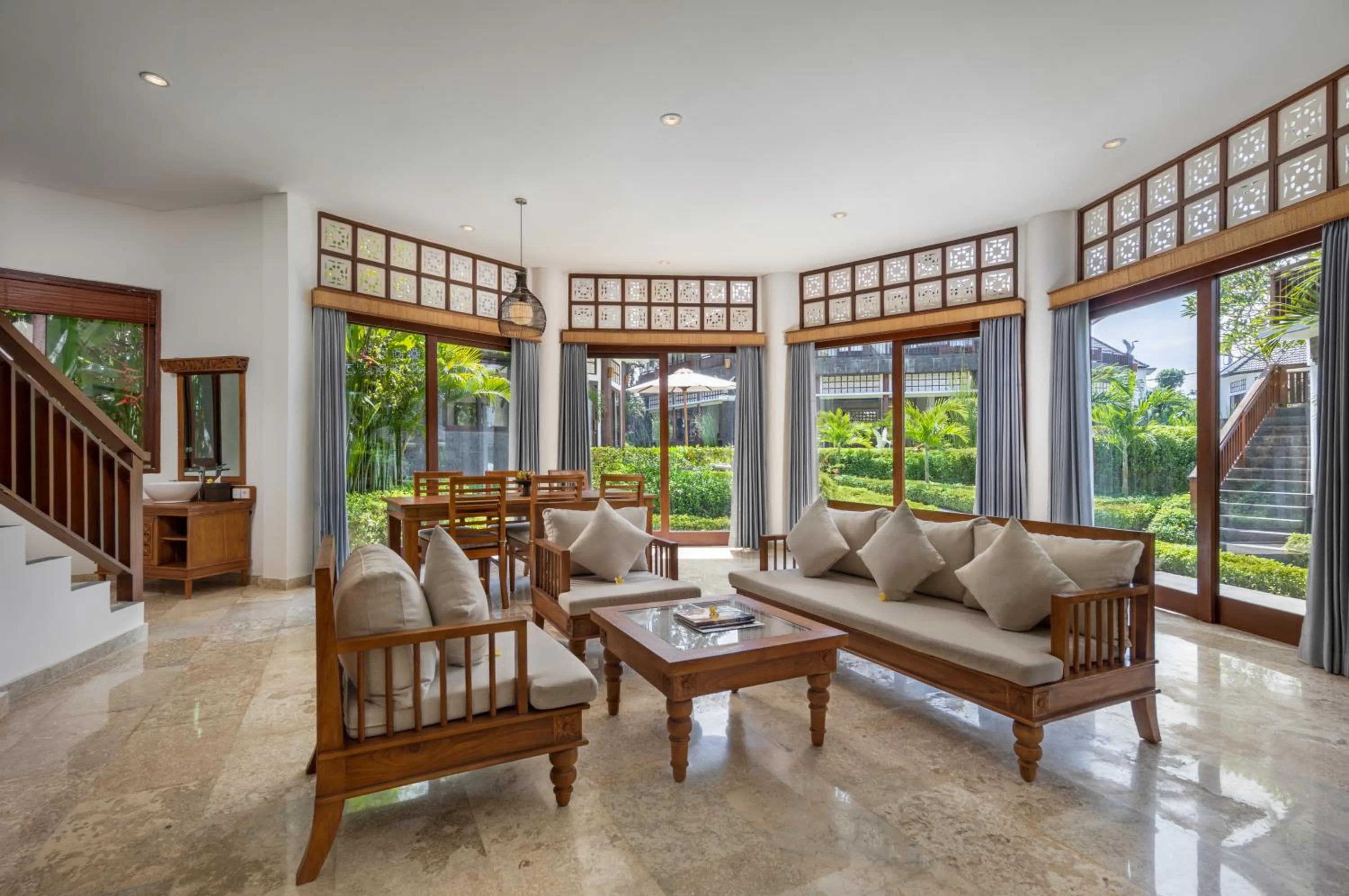 Garden in Swan Paradise A Pramana Experience