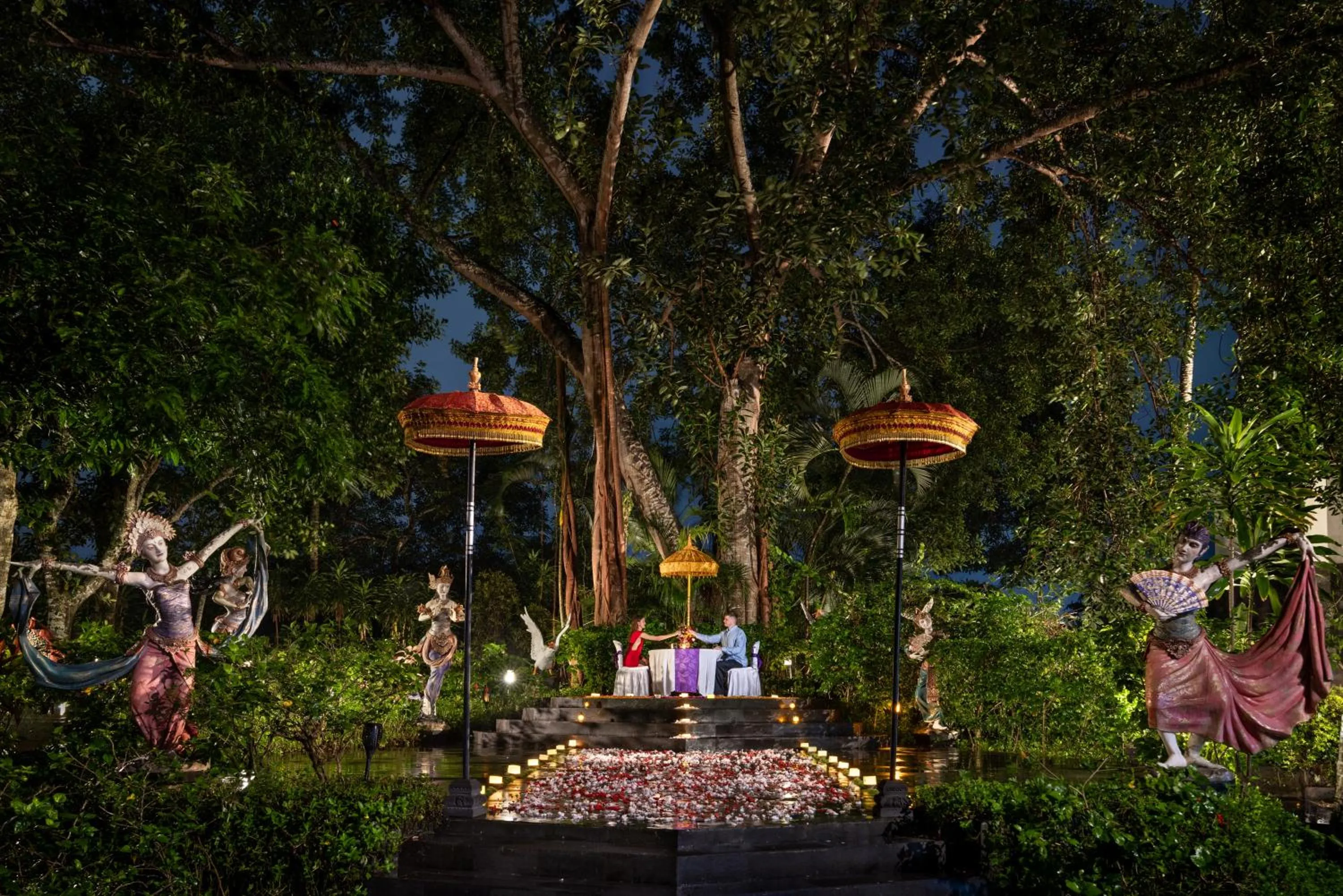 Dinner in Swan Paradise A Pramana Experience