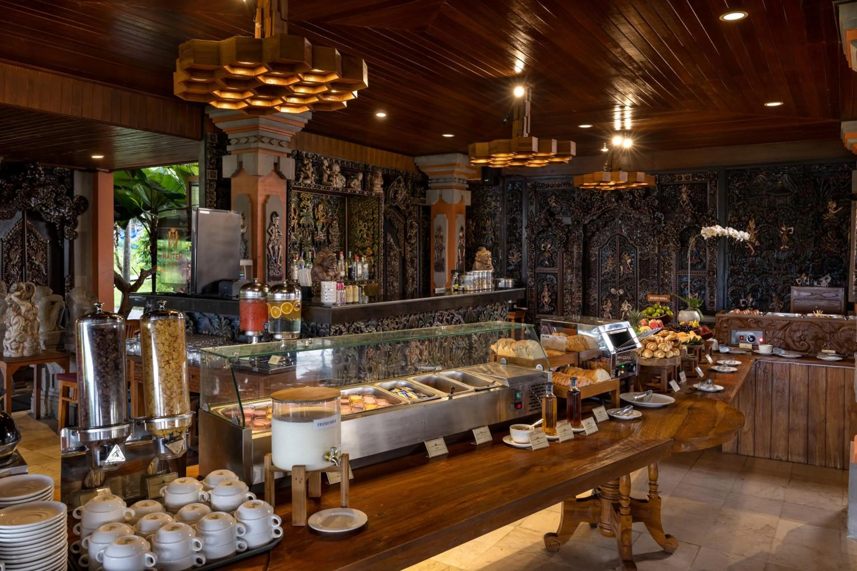Restaurant/places to eat in Swan Paradise A Pramana Experience