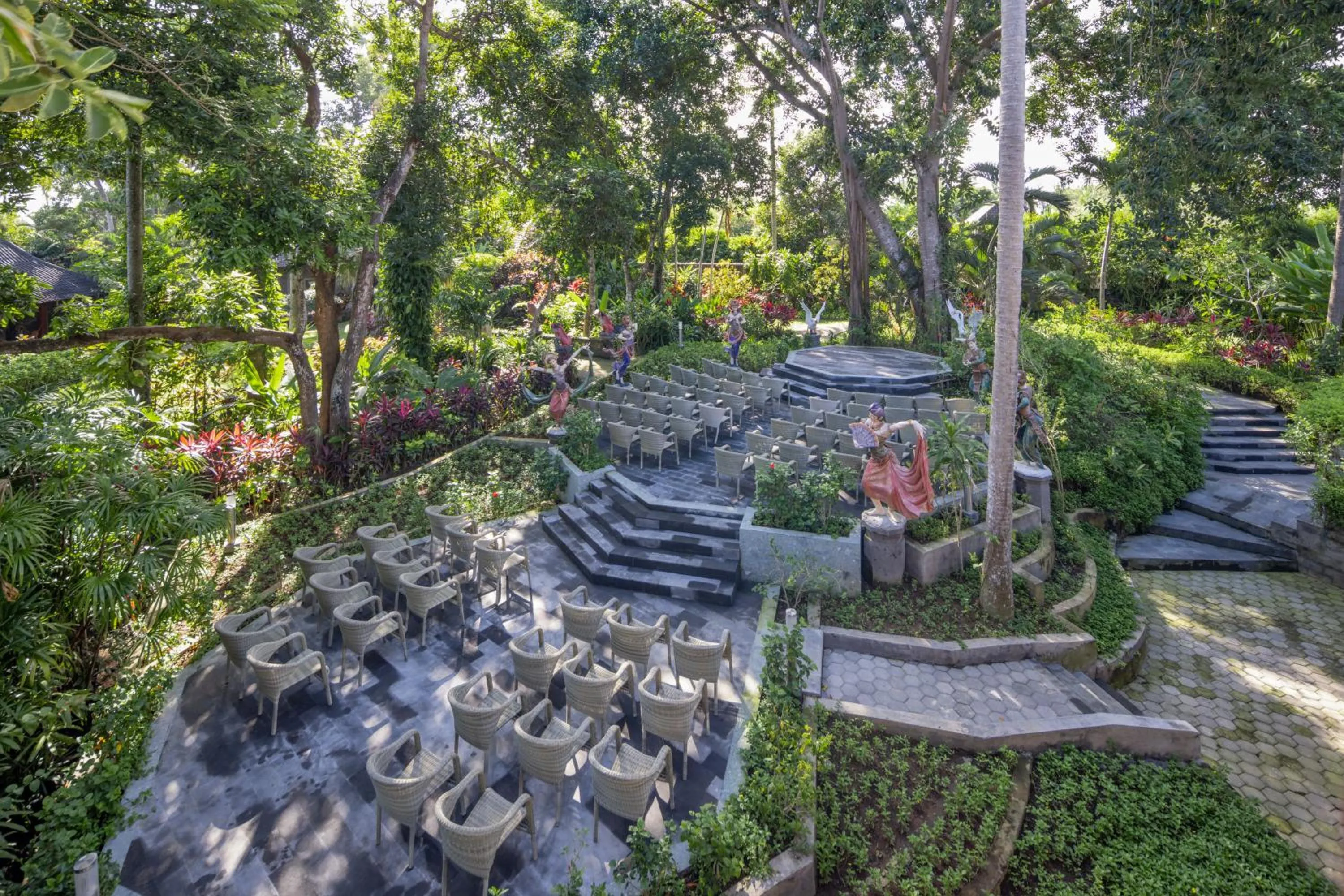 Garden view in Swan Paradise A Pramana Experience