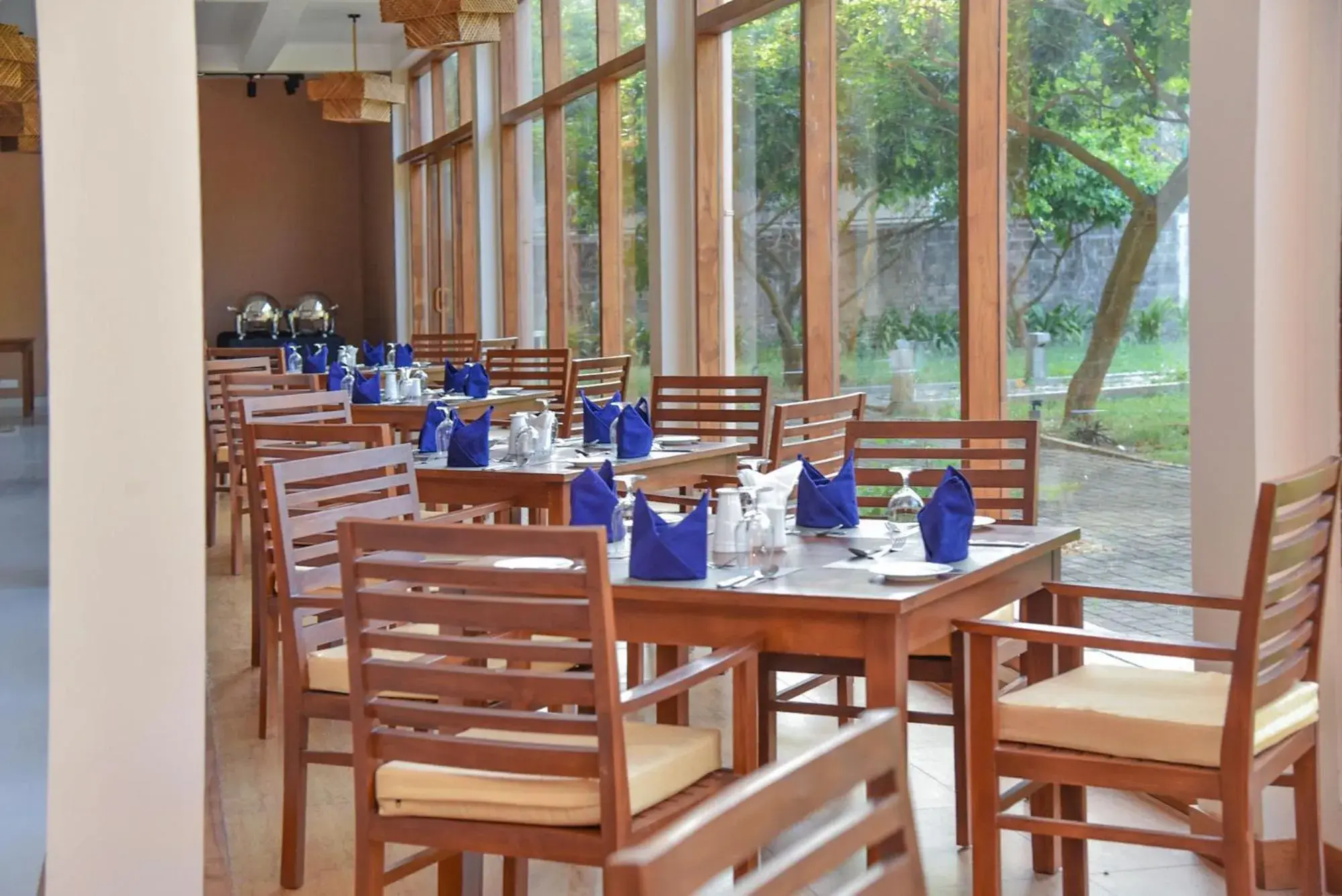 Restaurant/places to eat in Breeze Pasikudah Restaurant/places to eat in Breeze Pasikudah