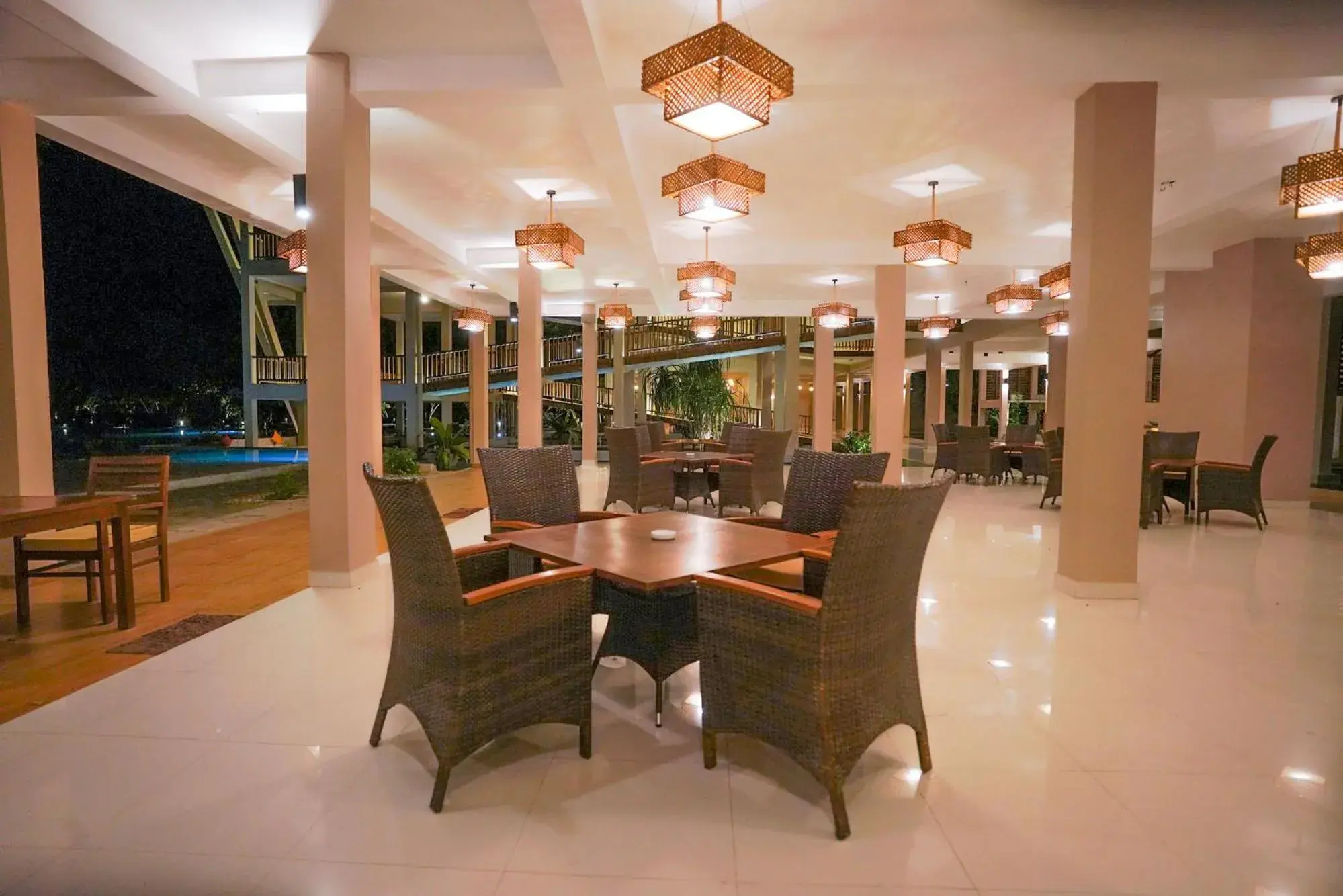 Restaurant/places to eat in Breeze Pasikudah Restaurant/places to eat in Breeze Pasikudah