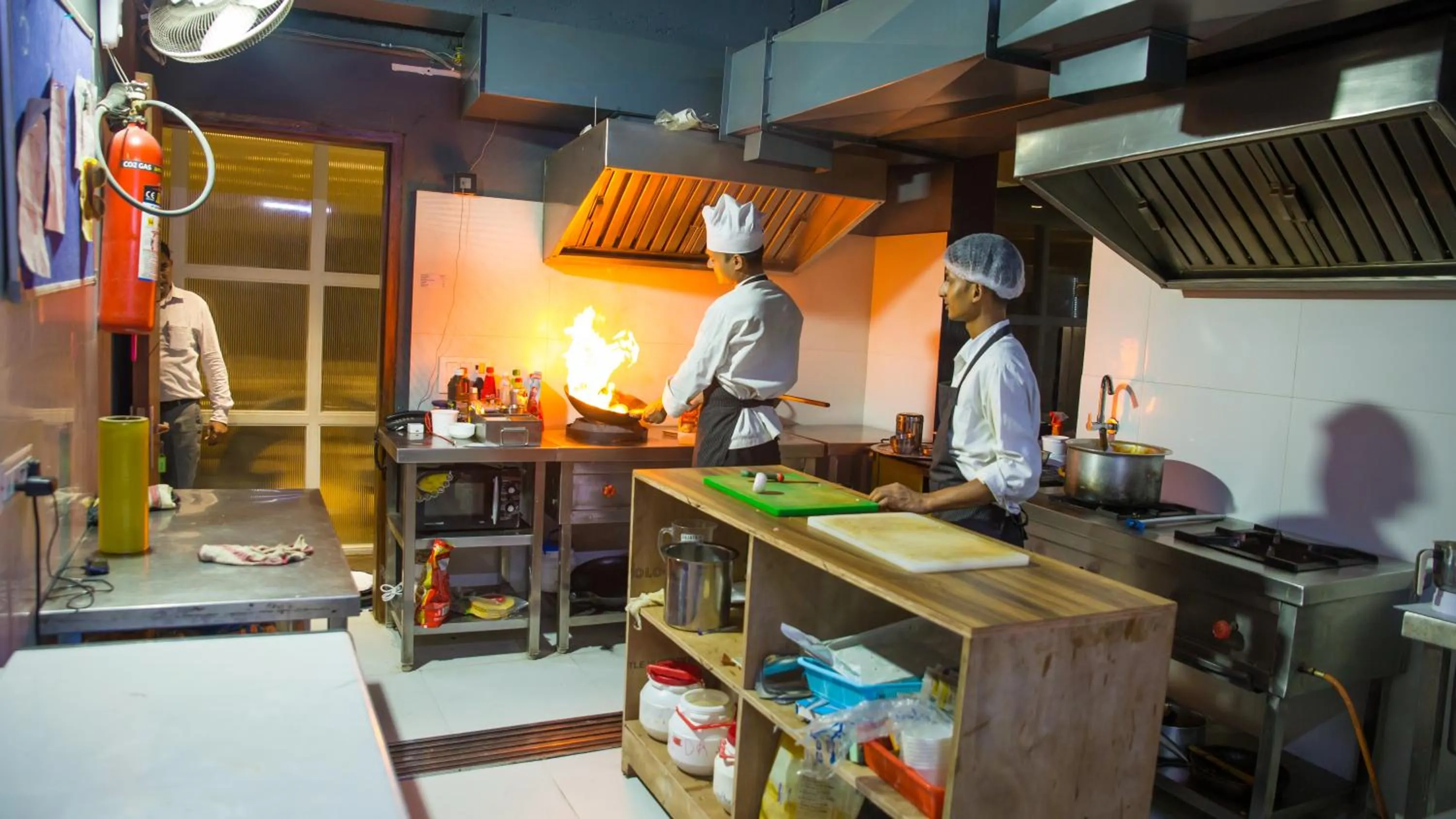 Kitchen or kitchenette in Royal 9 hotel & Banquet