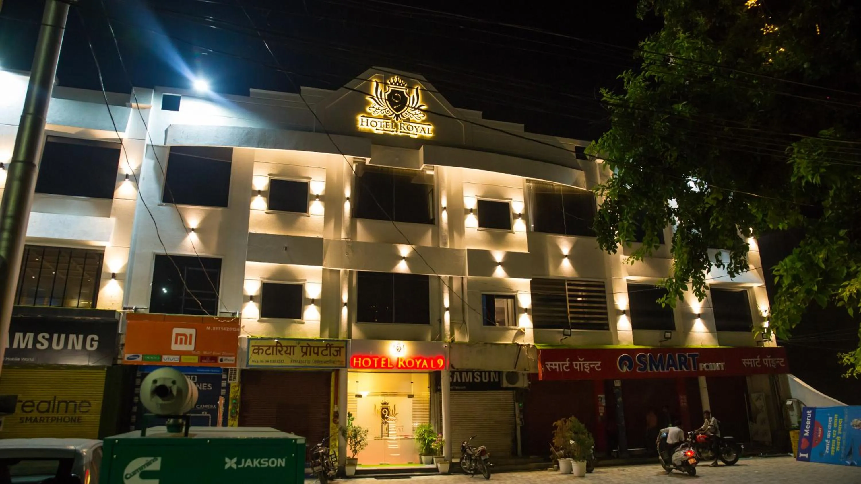 Property building in Royal 9 hotel & Banquet