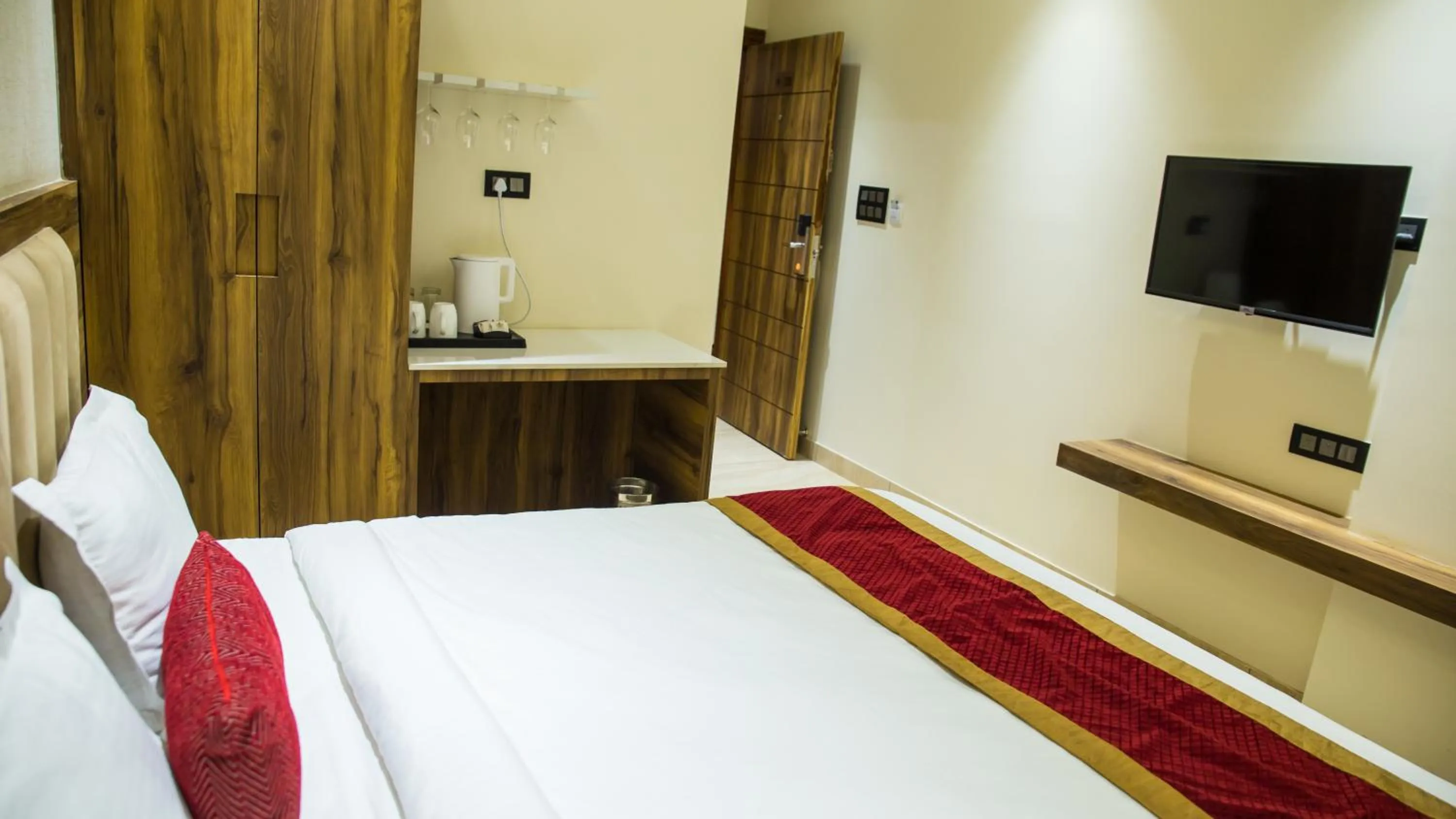 Bed in Royal 9 hotel & Banquet