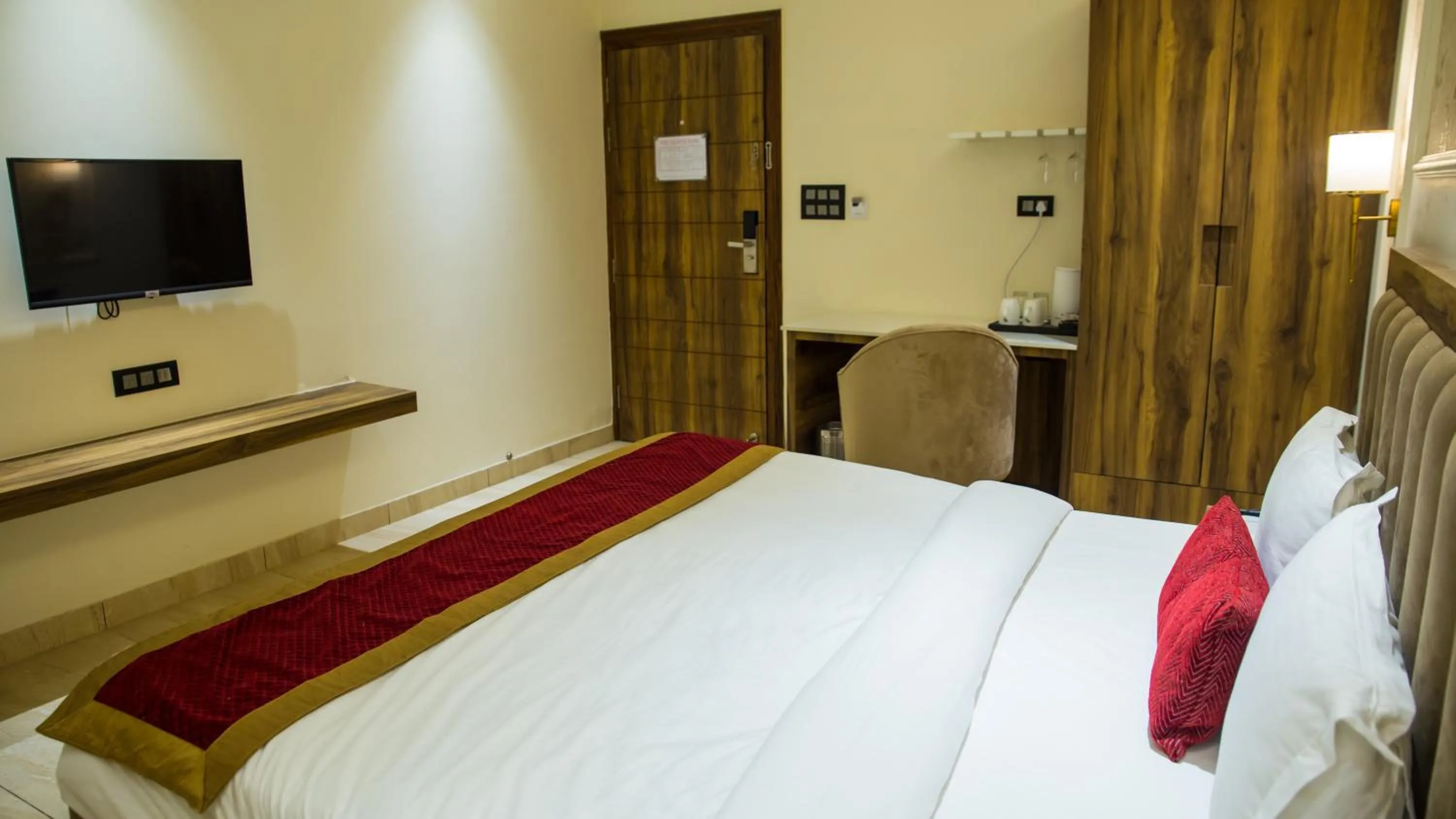 Bed in Royal 9 hotel & Banquet
