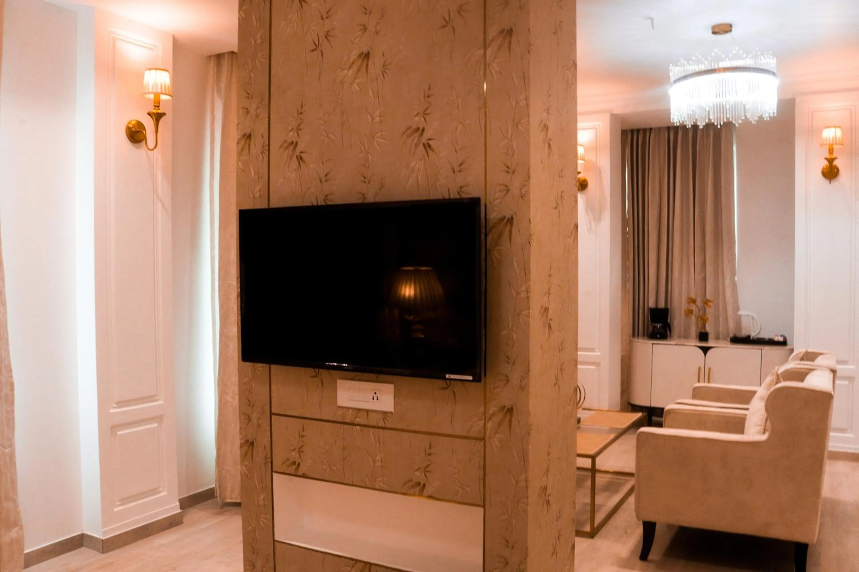 TV and multimedia in Royal 9 hotel & Banquet