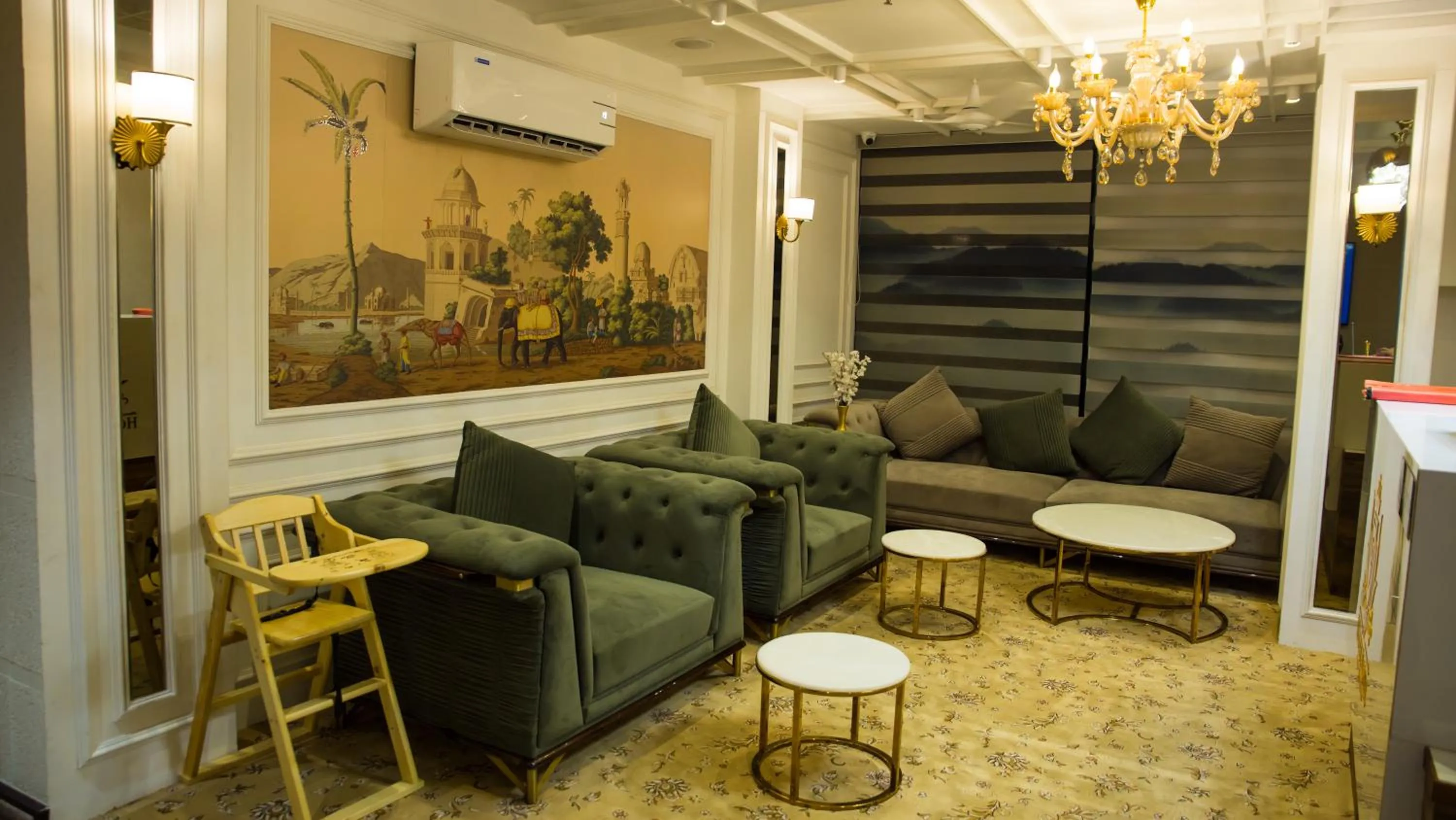 Lobby or reception in Royal 9 hotel & Banquet