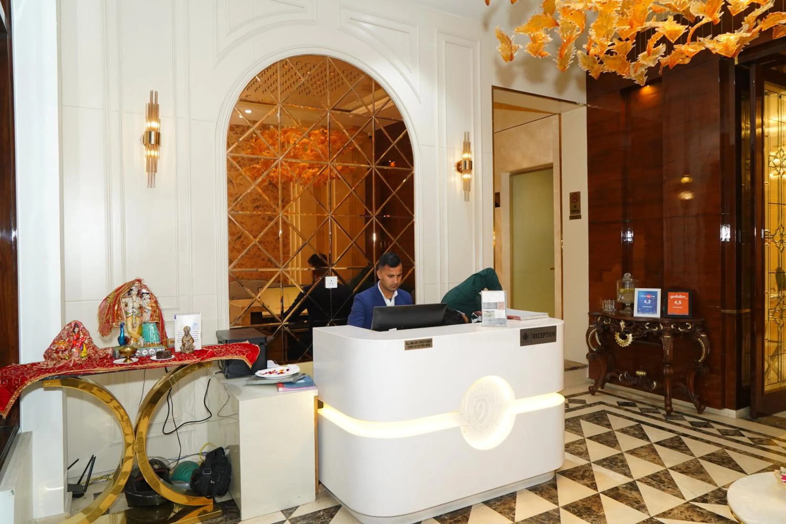 Lobby or reception in Royal 9 hotel & Banquet