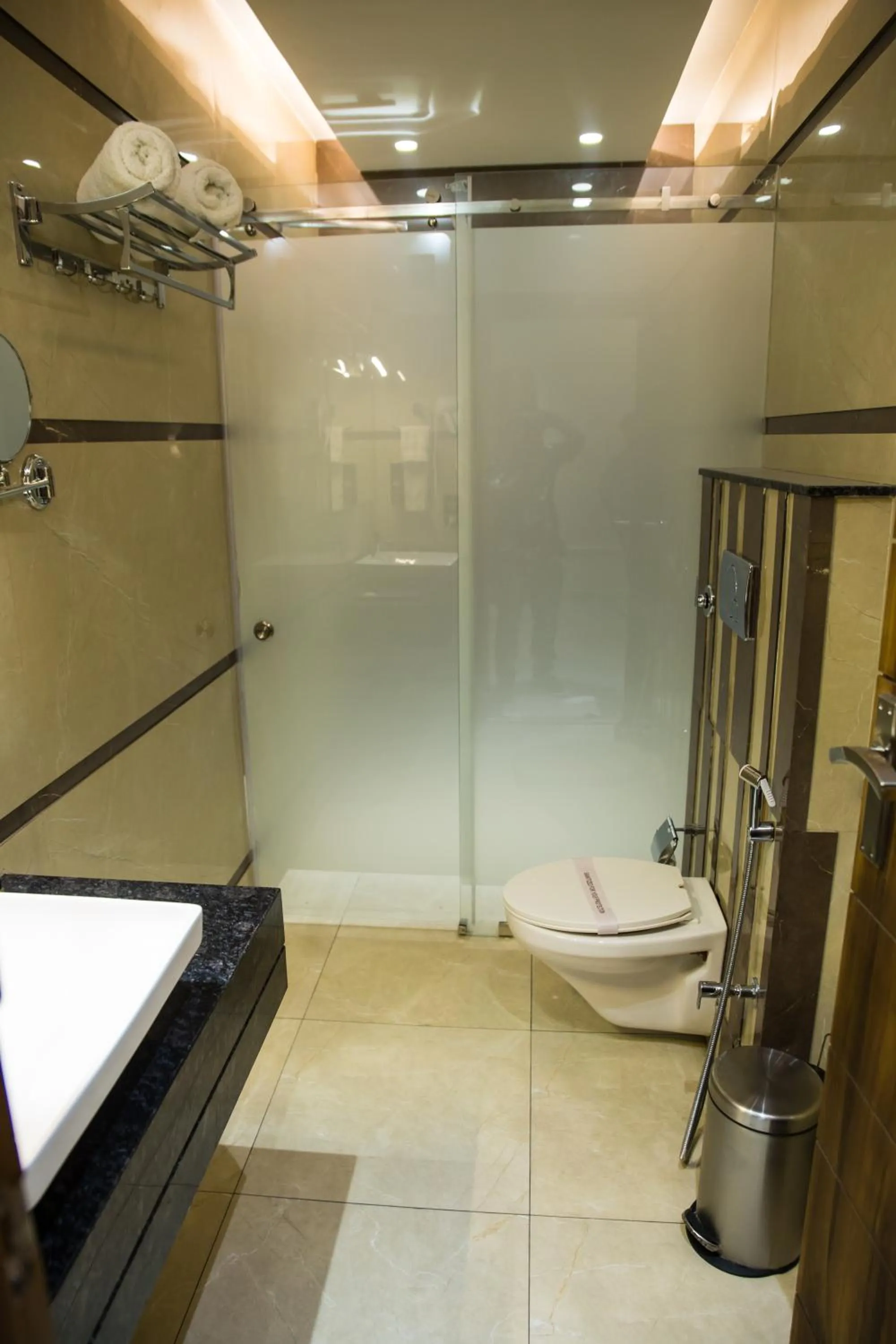 Bathroom in Royal 9 hotel & Banquet