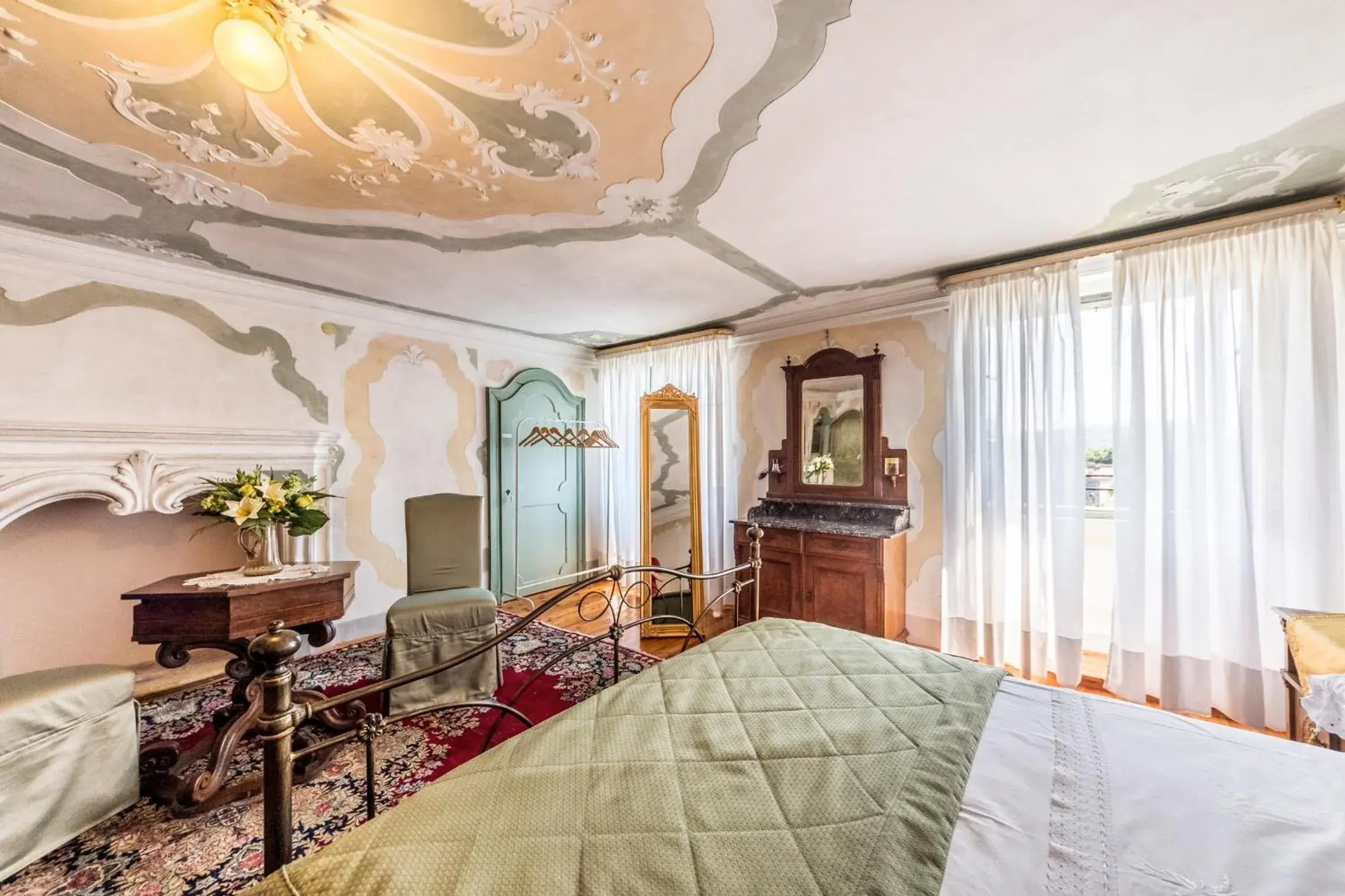 Deluxe Double Room with Shower in Villa De Rubeis Florit Deluxe Double Room with Shower in Villa De Rubeis Florit