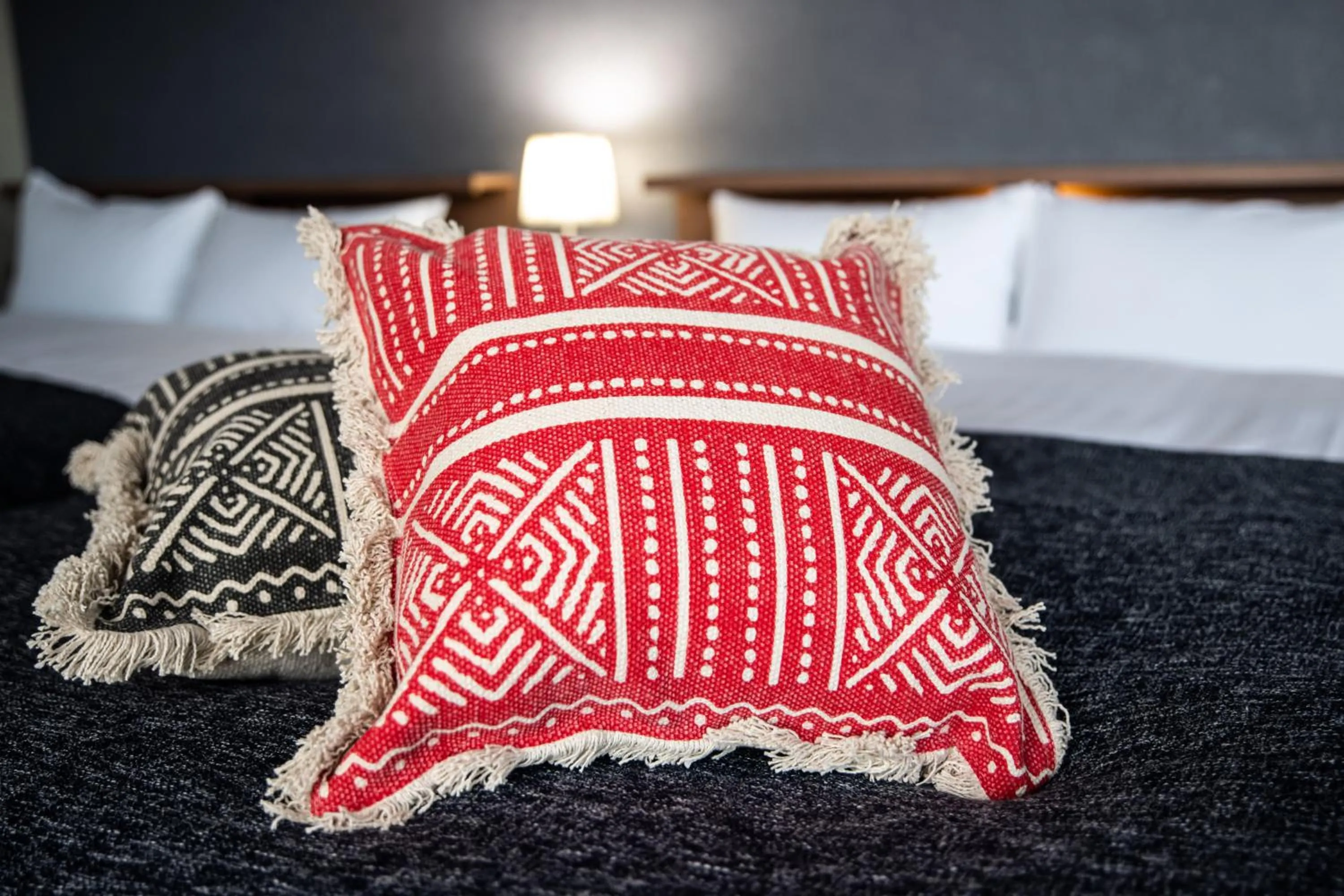 Photo of the whole room, Bed in Volcano