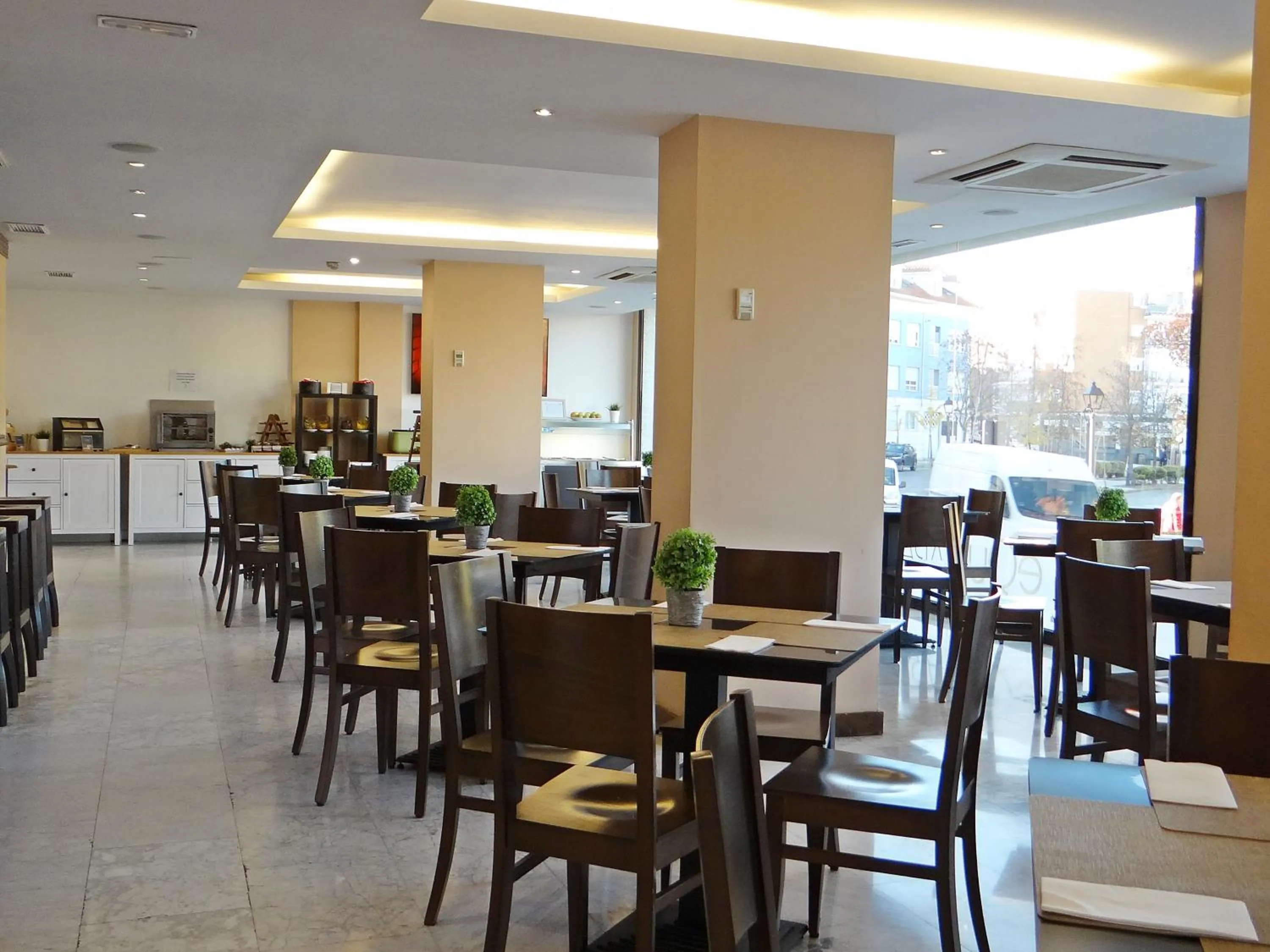 Restaurant/places to eat in Hotel Equo Aranjuez