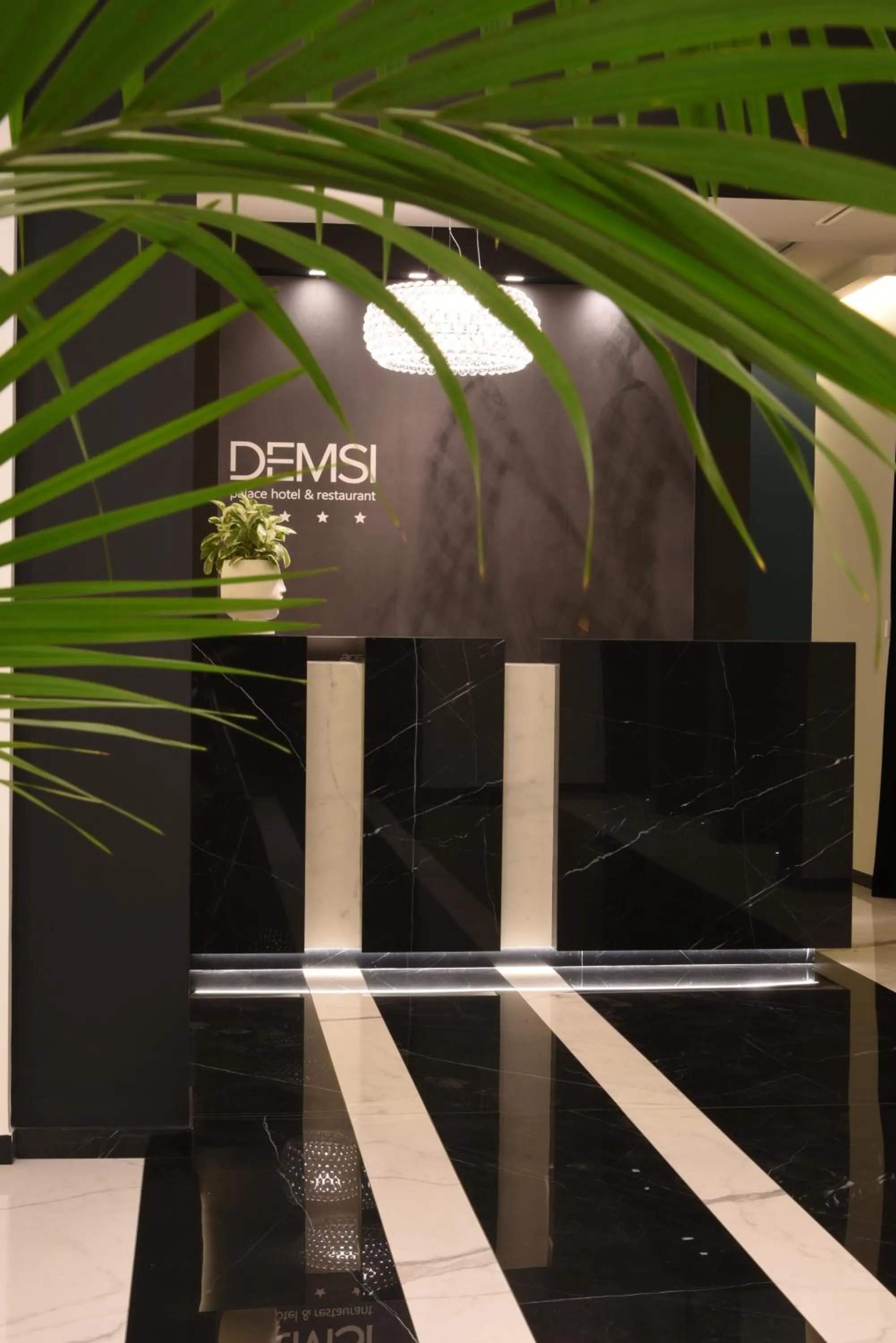 Lobby or reception in DEMSI Palace Hotel & Restaurant