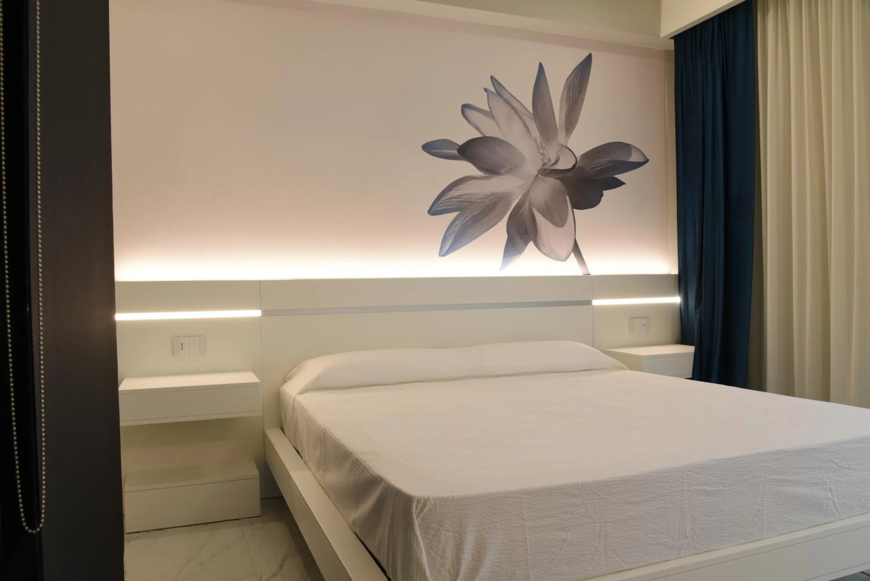 Bed in DEMSI Palace Hotel & Restaurant