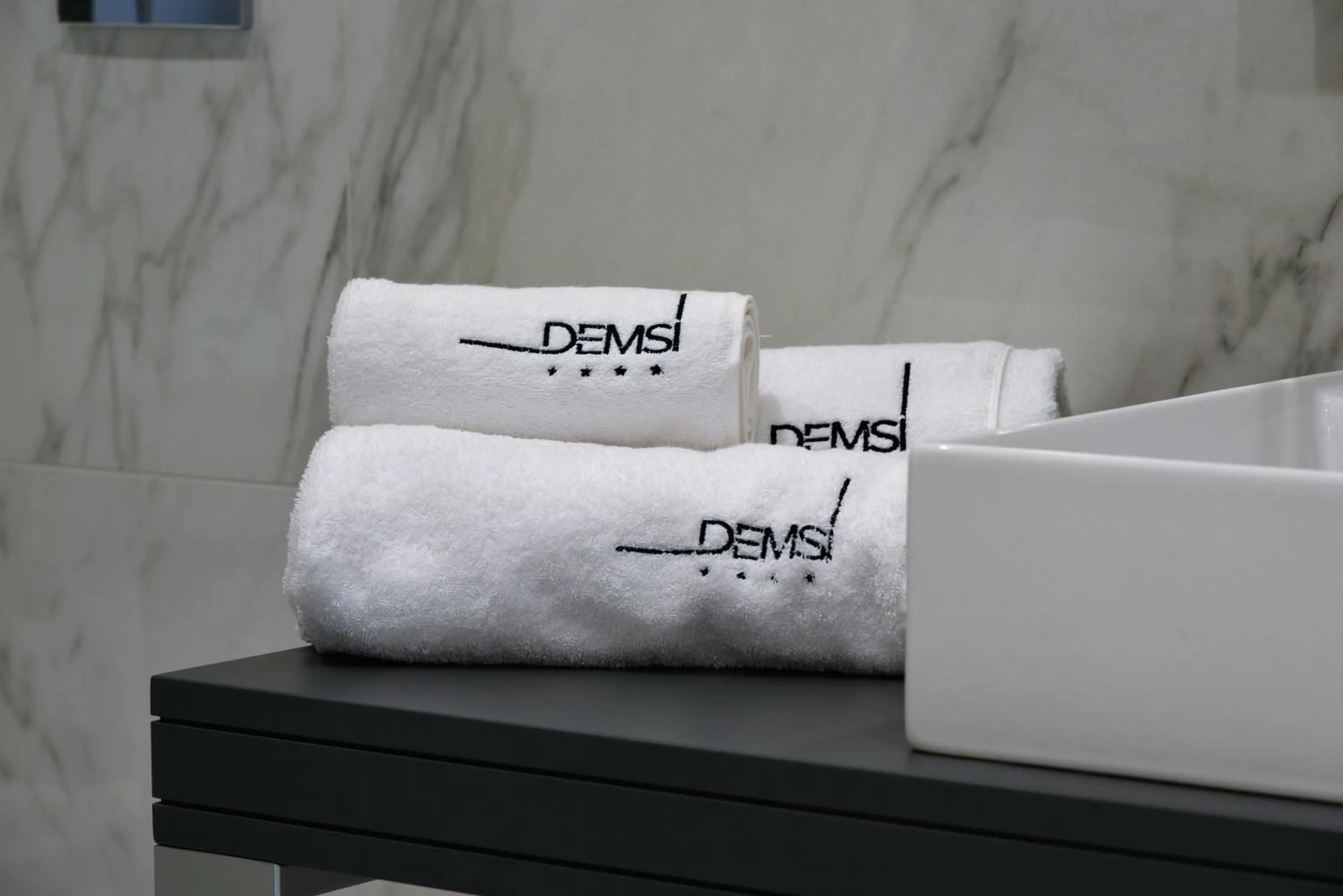 Bathroom in DEMSI Palace Hotel & Restaurant
