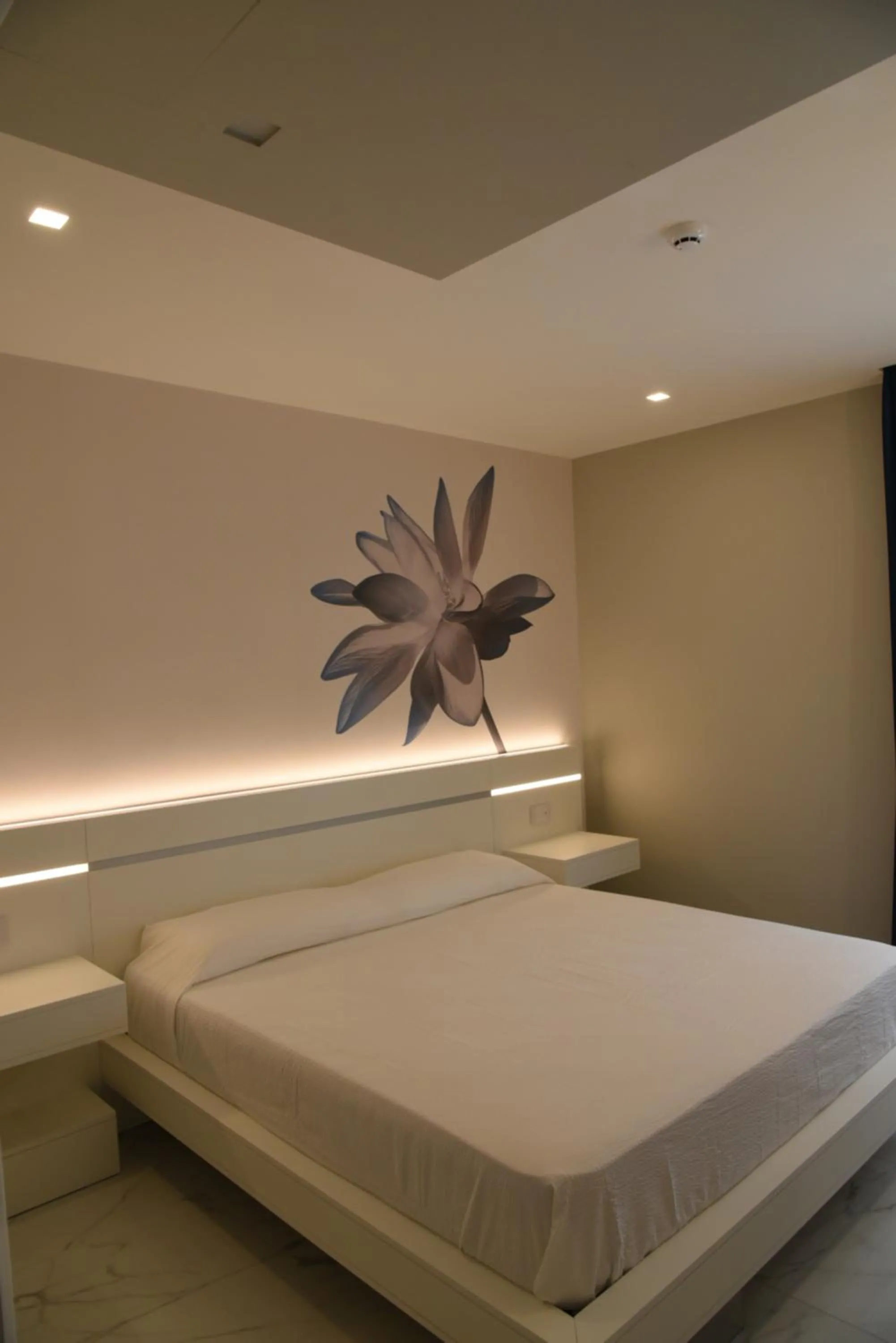 Bed in DEMSI Palace Hotel & Restaurant