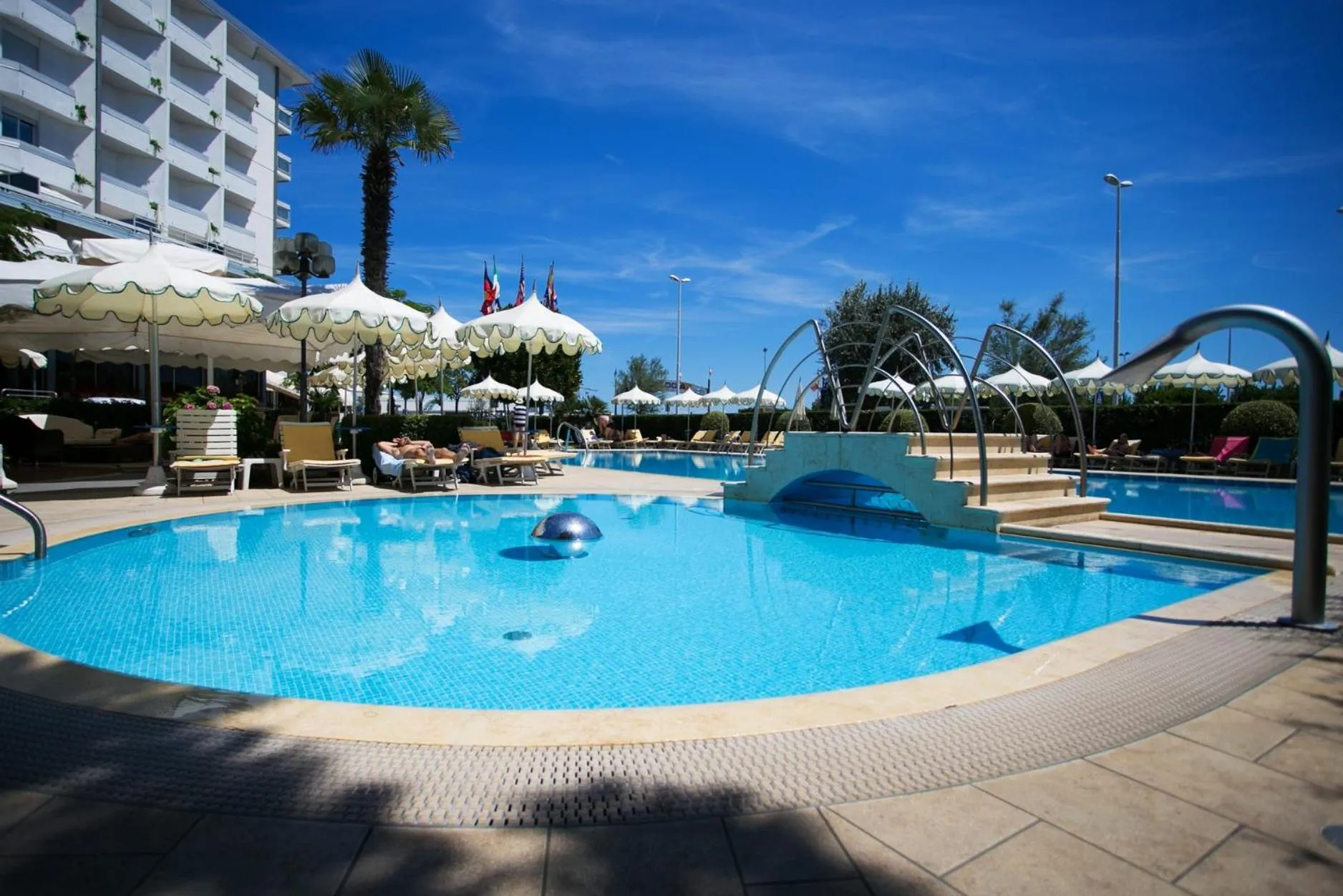 Swimming pool in Hotel Bristol