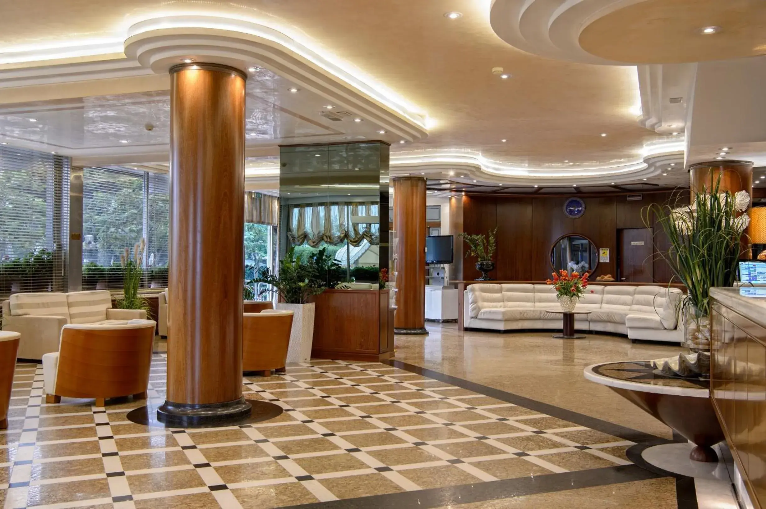 Facade/entrance in Hotel Bristol Facade/entrance in Hotel Bristol