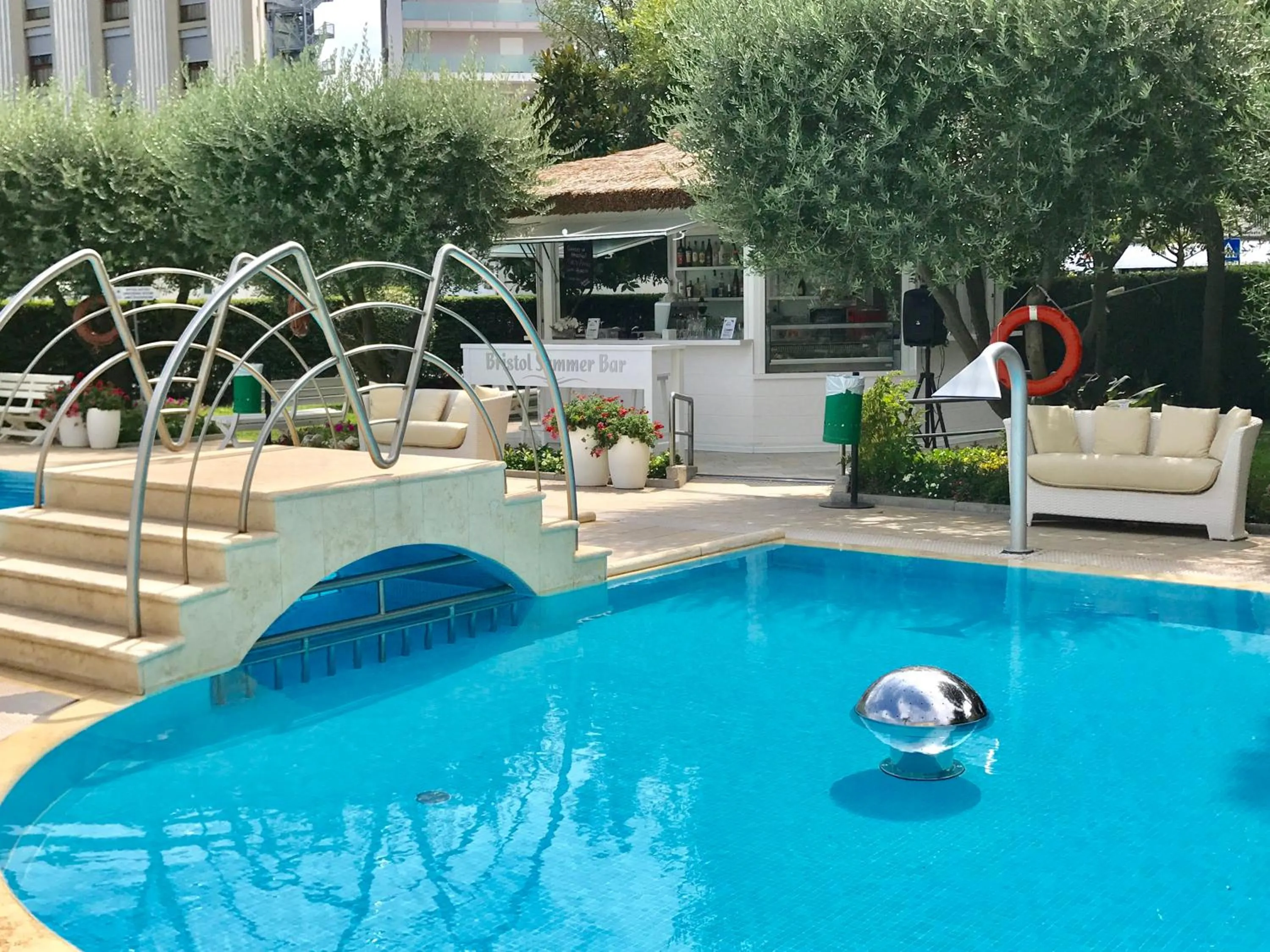 Swimming pool in Hotel Bristol