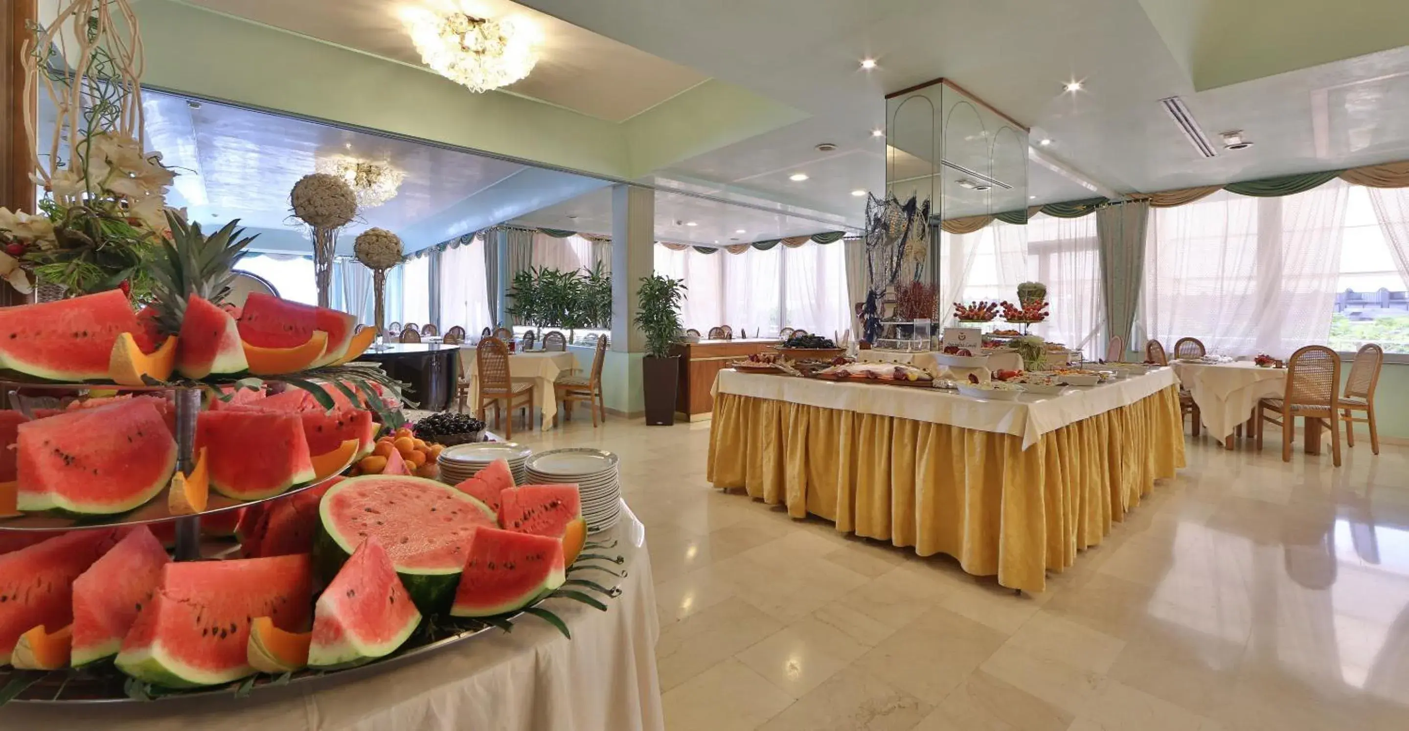 Restaurant/places to eat in Hotel Bristol Restaurant/places to eat in Hotel Bristol