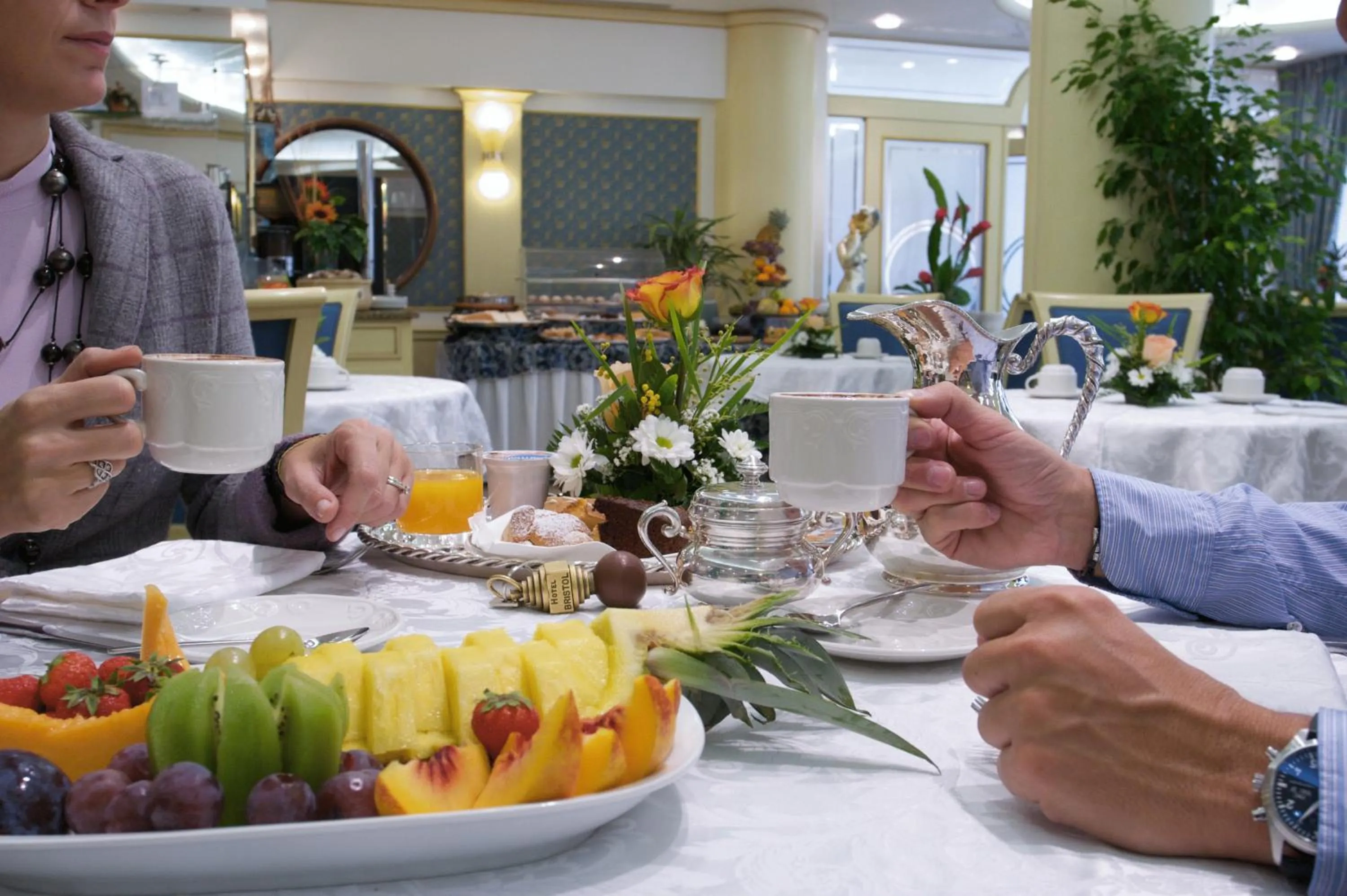 Restaurant/places to eat in Hotel Bristol