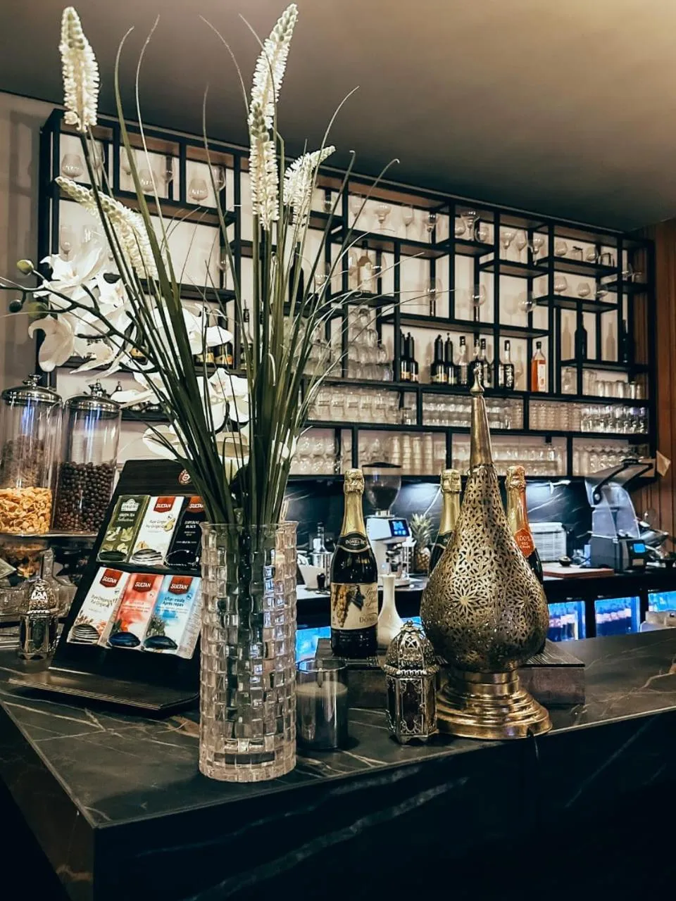 Restaurant/places to eat in Urban Hotel & Spa