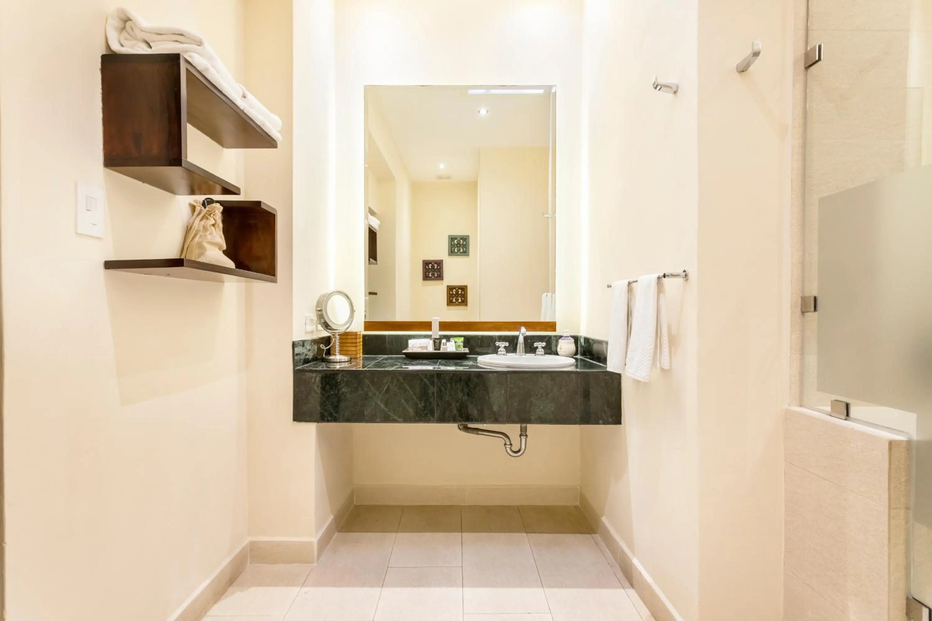 Bathroom in Pensativo House Hotel