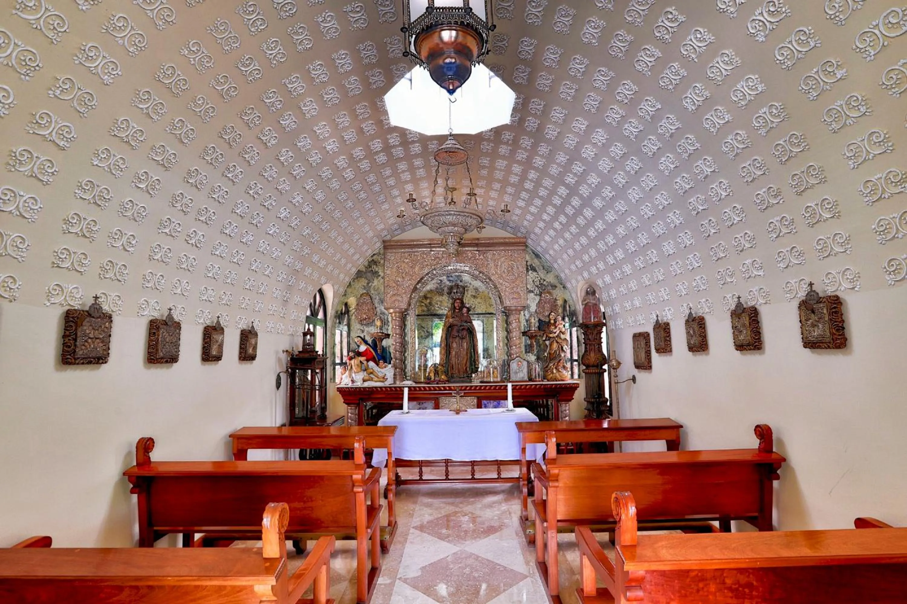 Place of worship in Pensativo House Hotel