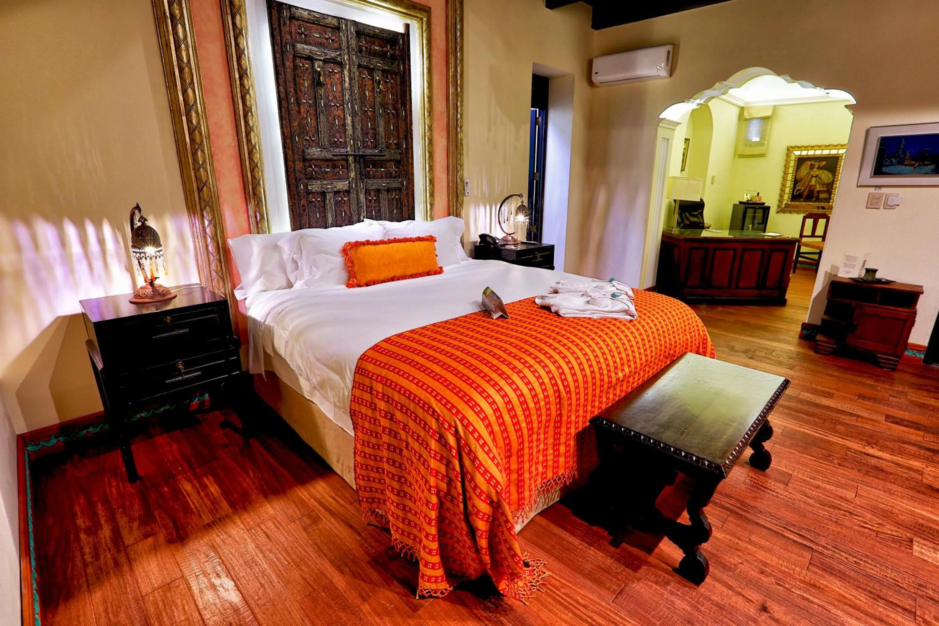 Photo of the whole room, Bed in Pensativo House Hotel