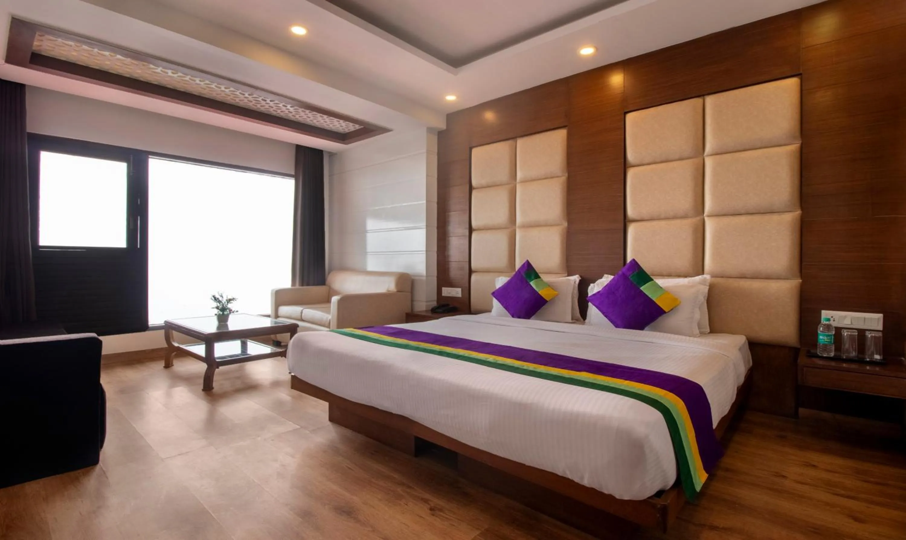 Bed in Treebo Premium Queens Of Hills Near Mall Road Area