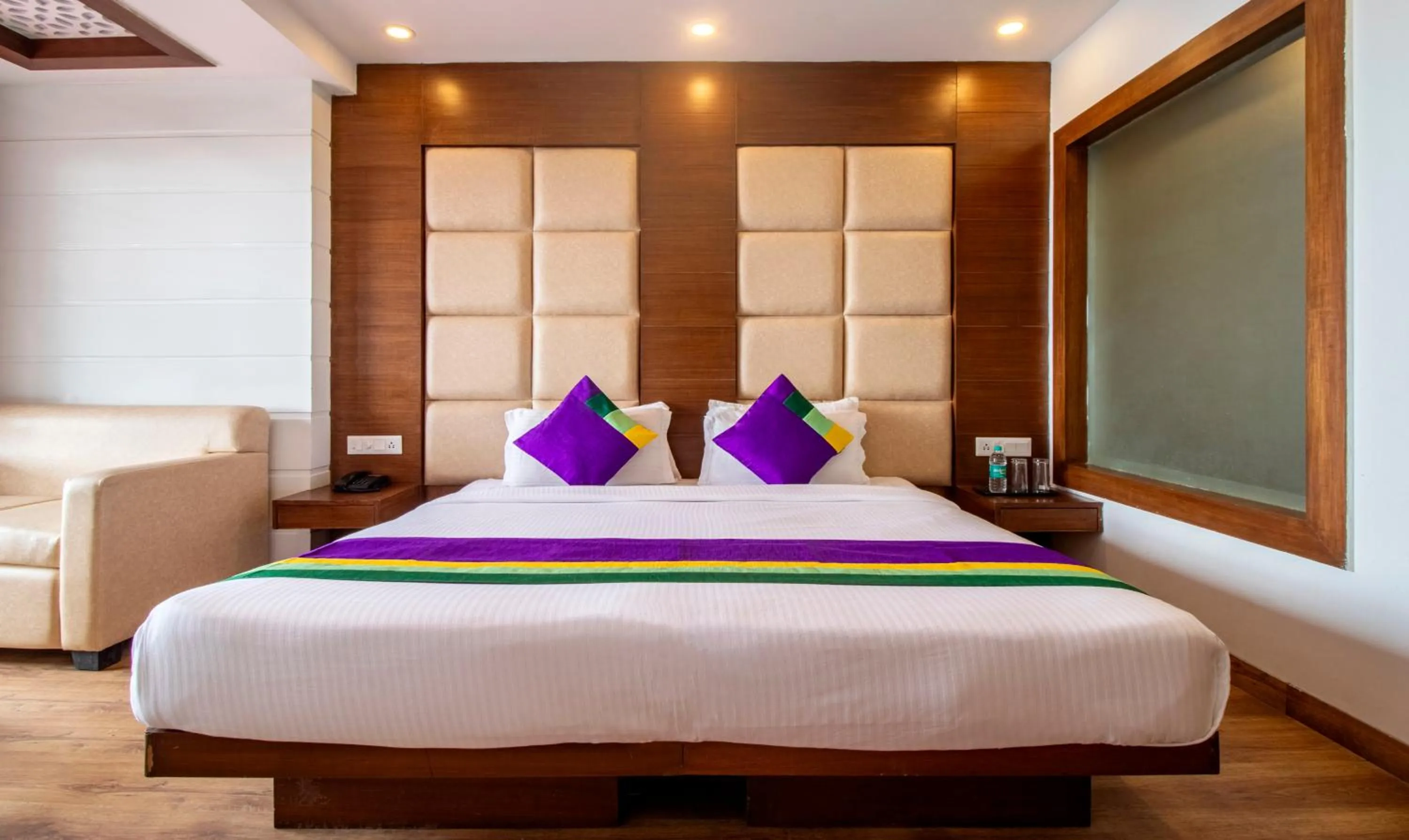 Bed in Treebo Premium Queens Of Hills Near Mall Road Area