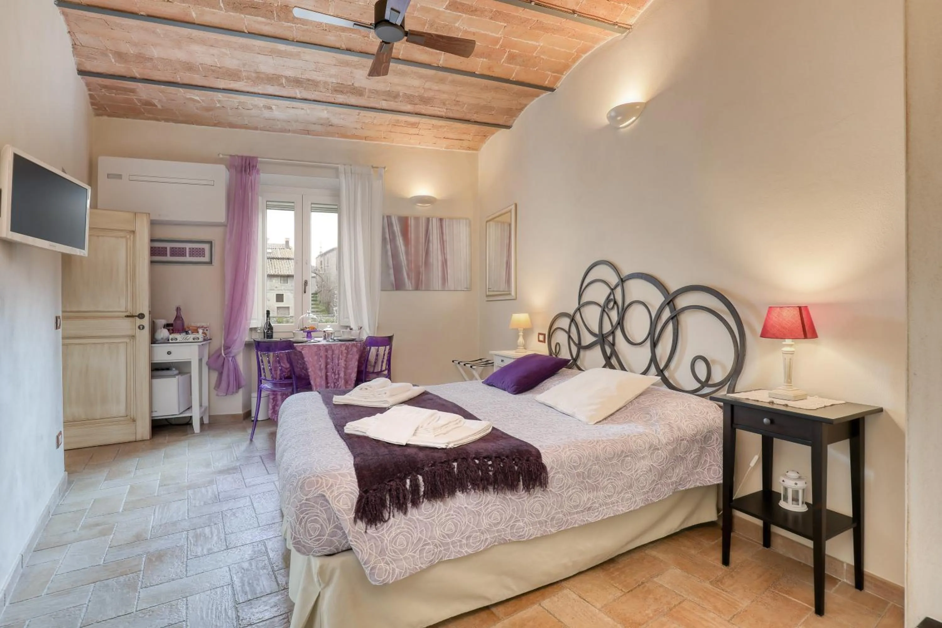 Bedroom, Bed in Viterbo Antica - centro storico