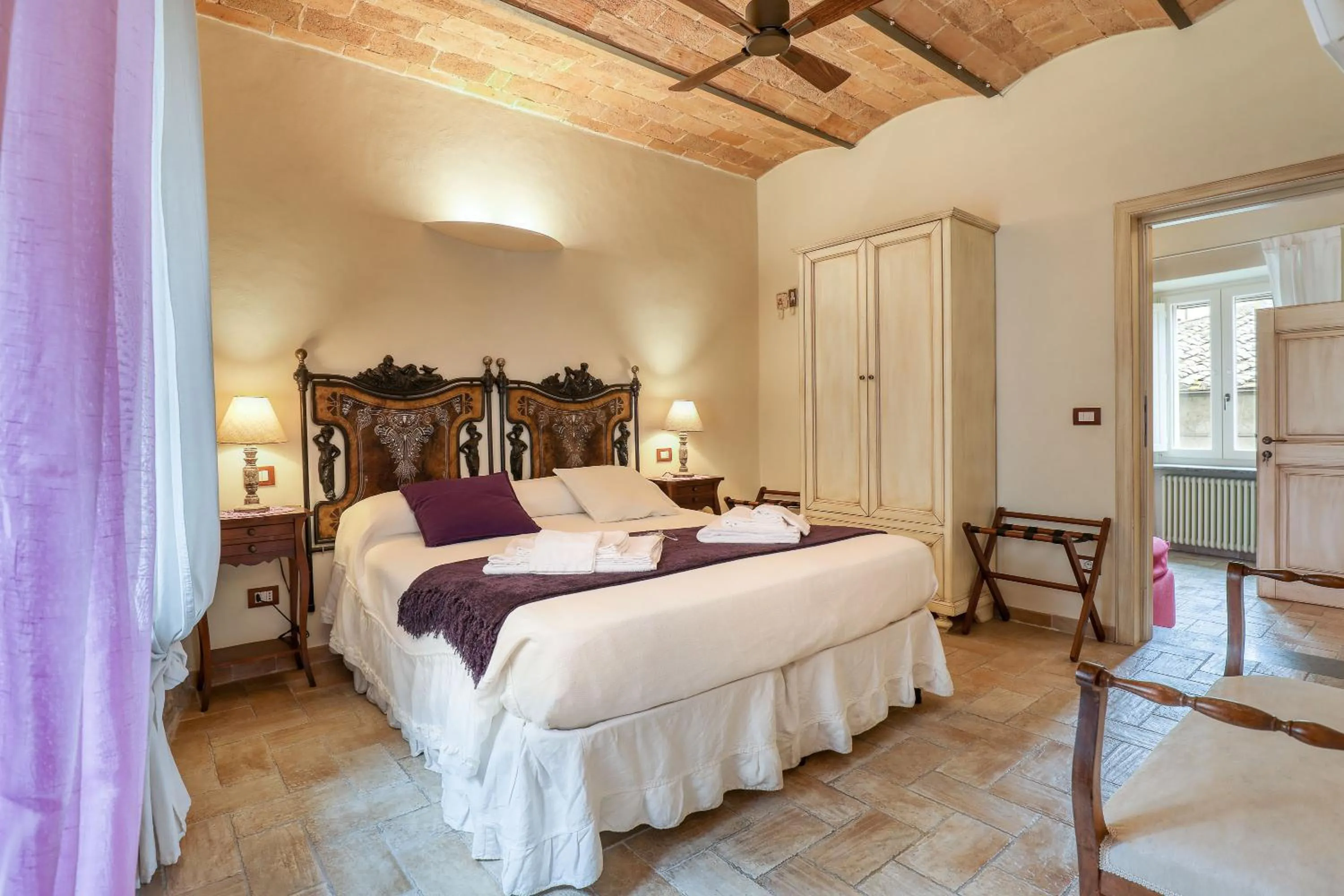 Bedroom, Bed in Viterbo Antica - centro storico