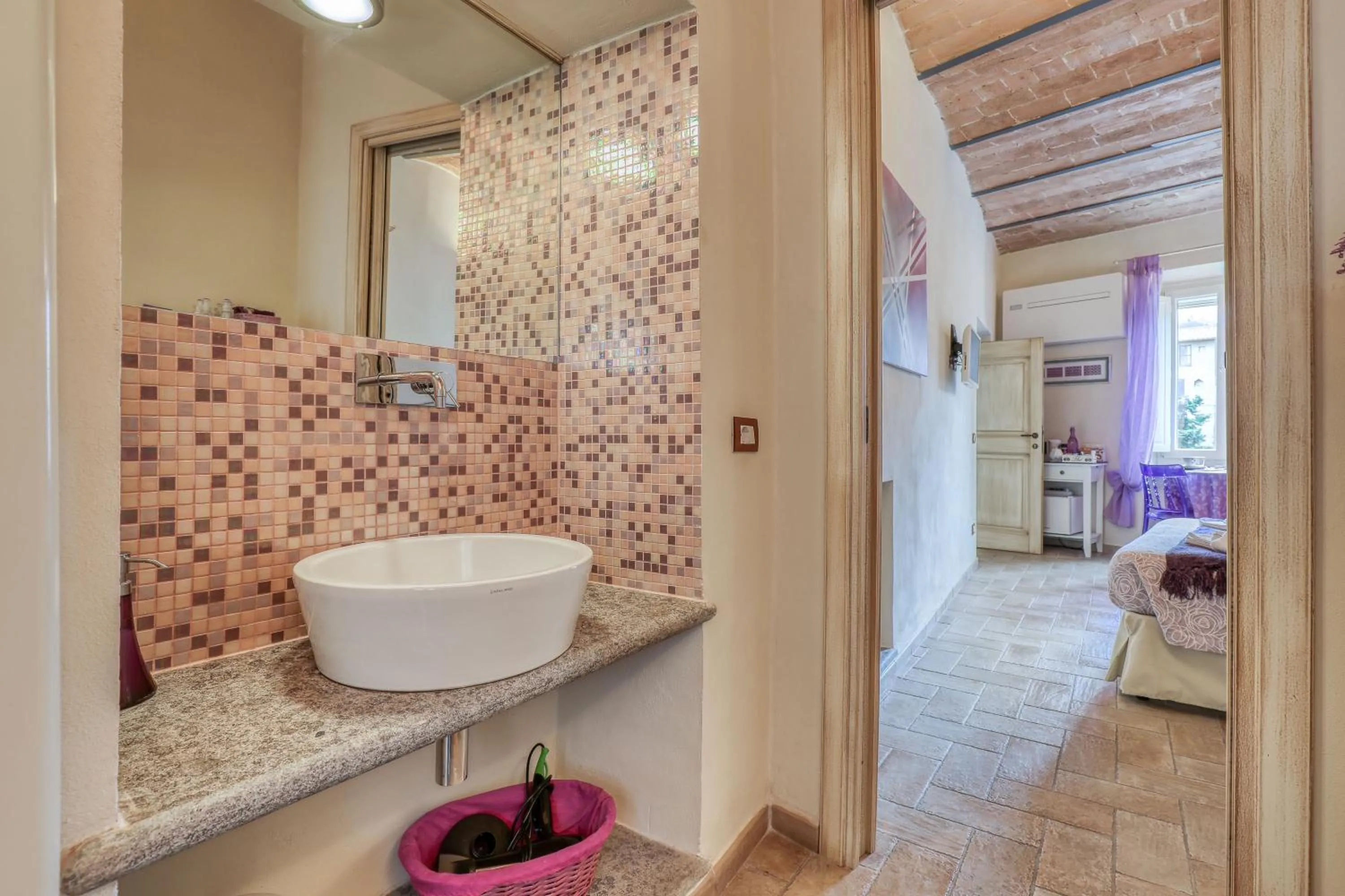 Bathroom in Viterbo Antica - centro storico