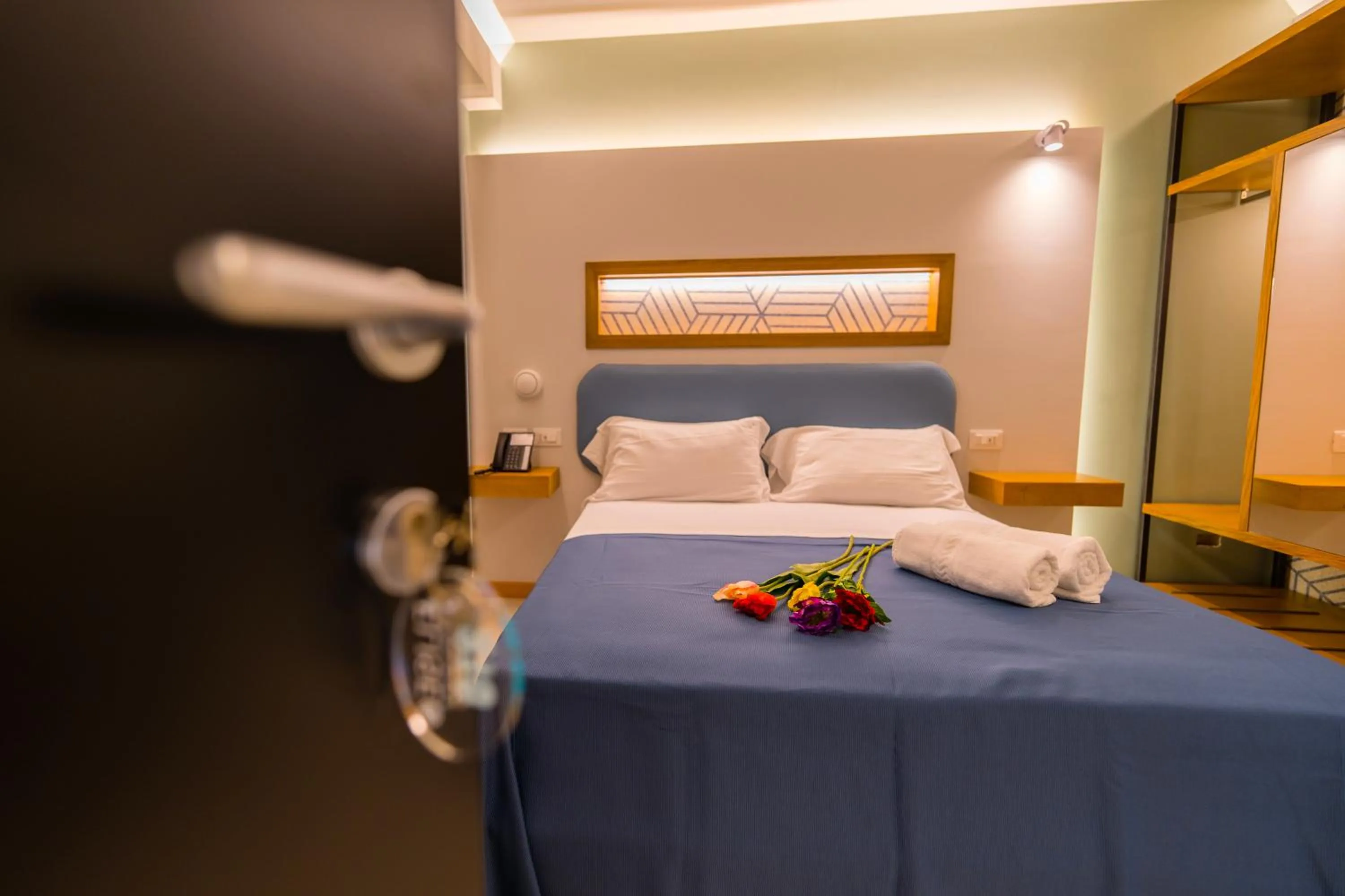 Bedroom, Bed in ELISEO PALACE TROPEA