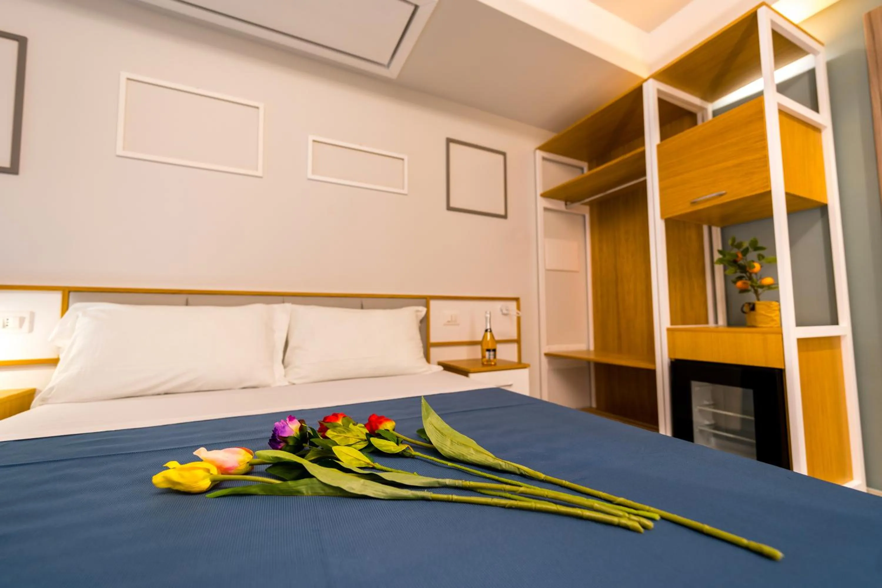 Bedroom, Bed in ELISEO PALACE TROPEA