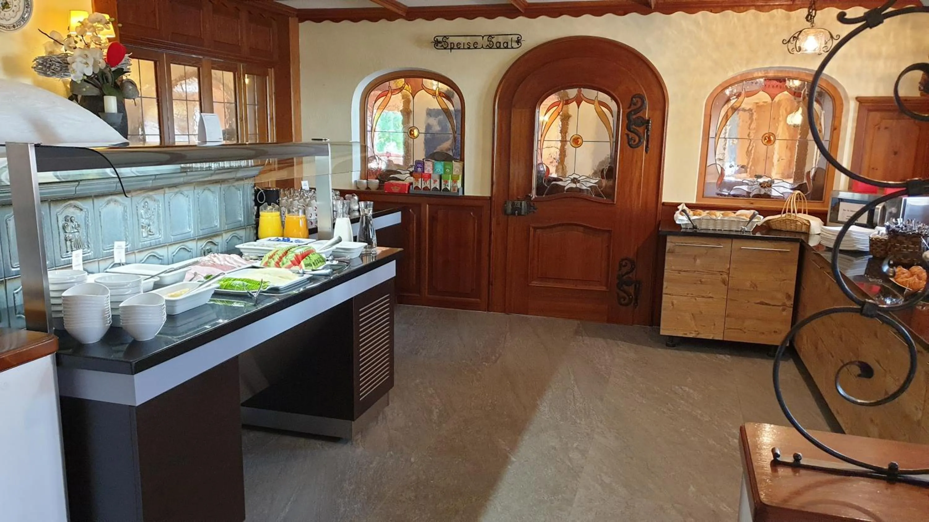Restaurant/places to eat in Hotel Edelweiẞ garni - b&b