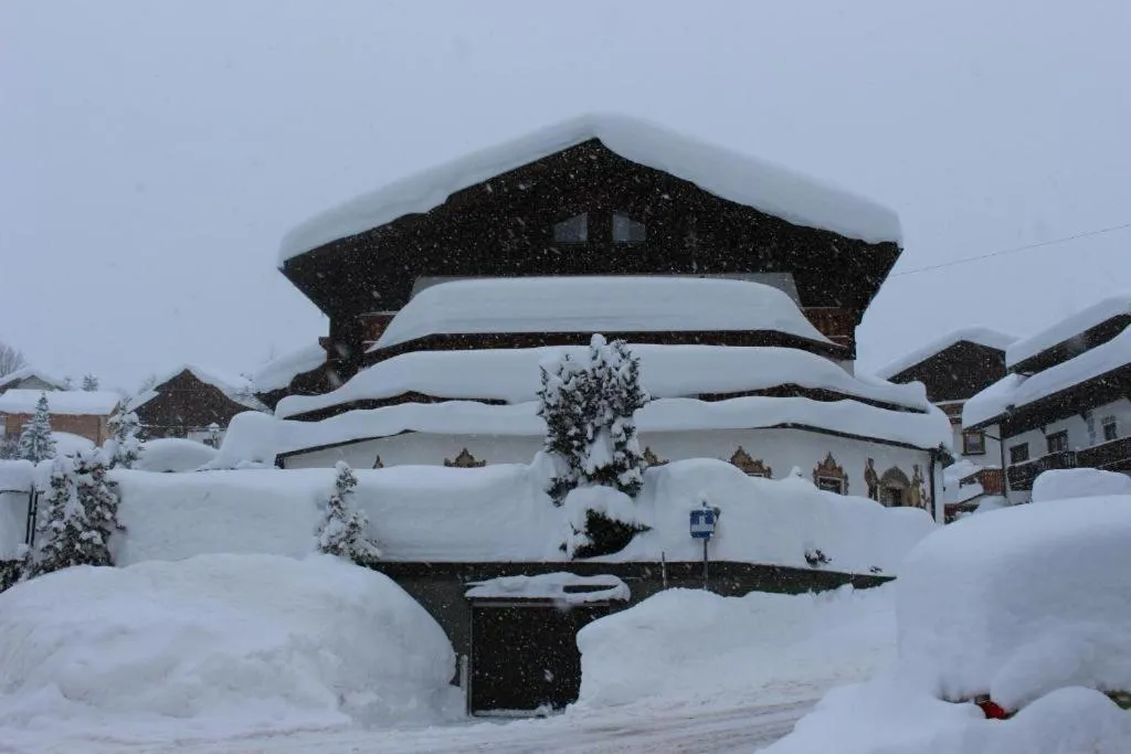 Property building in Hotel Edelweiẞ garni - b&b