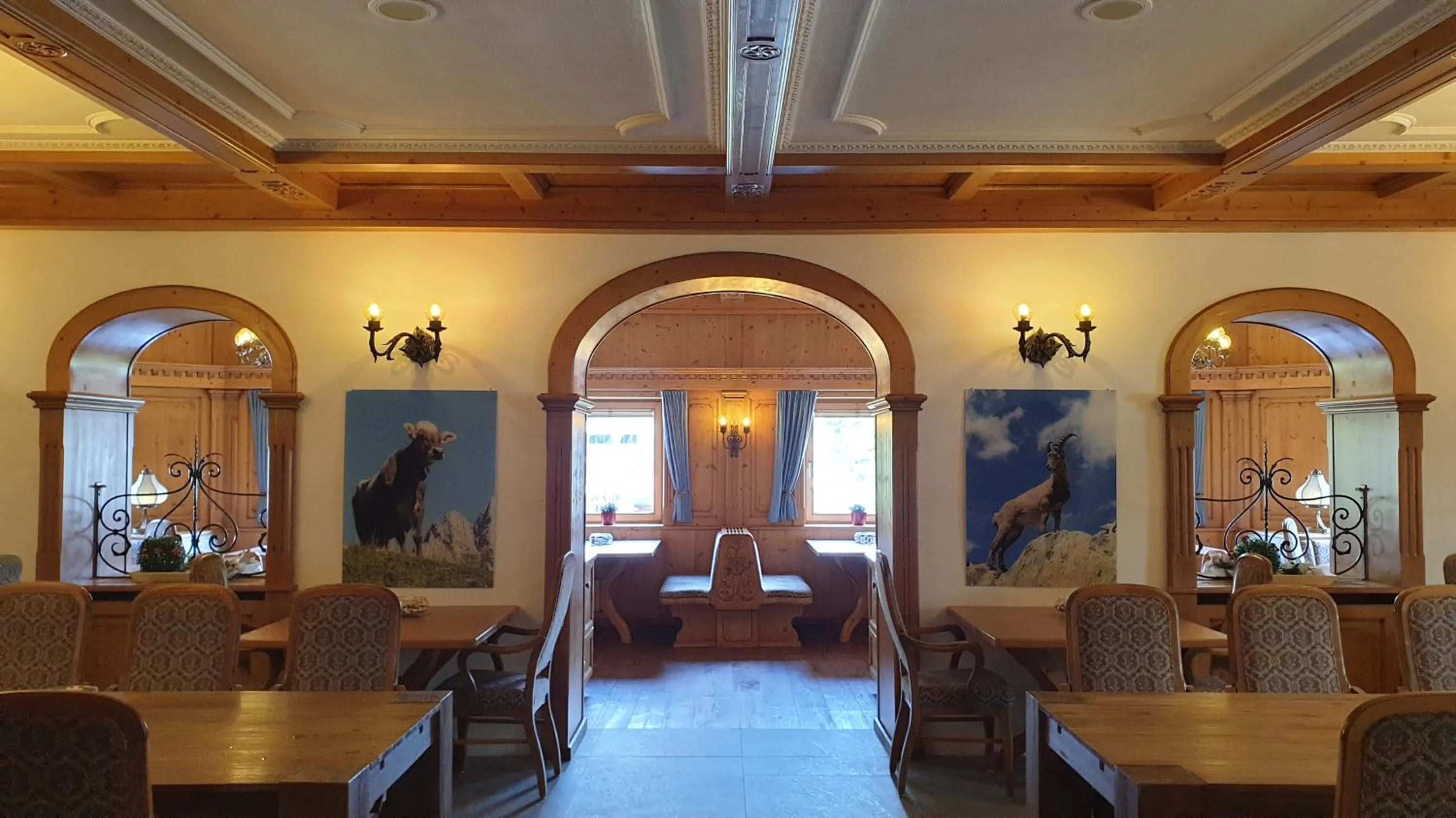 Restaurant/places to eat in Hotel Edelweiẞ garni - b&b