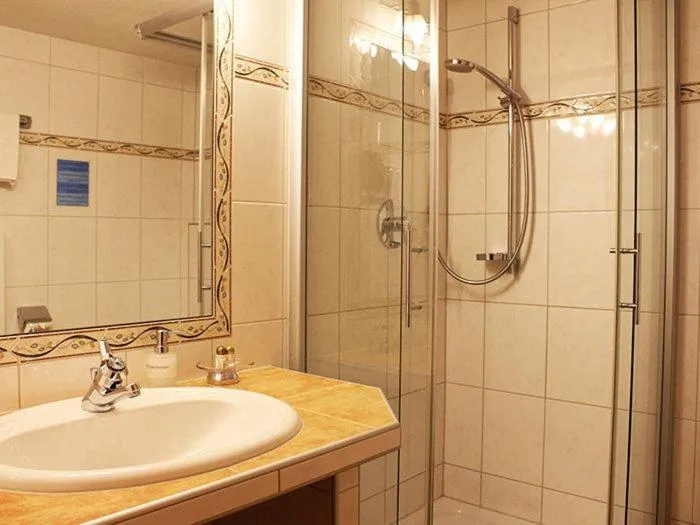 Shower in Hotel Edelweiẞ garni - b&b