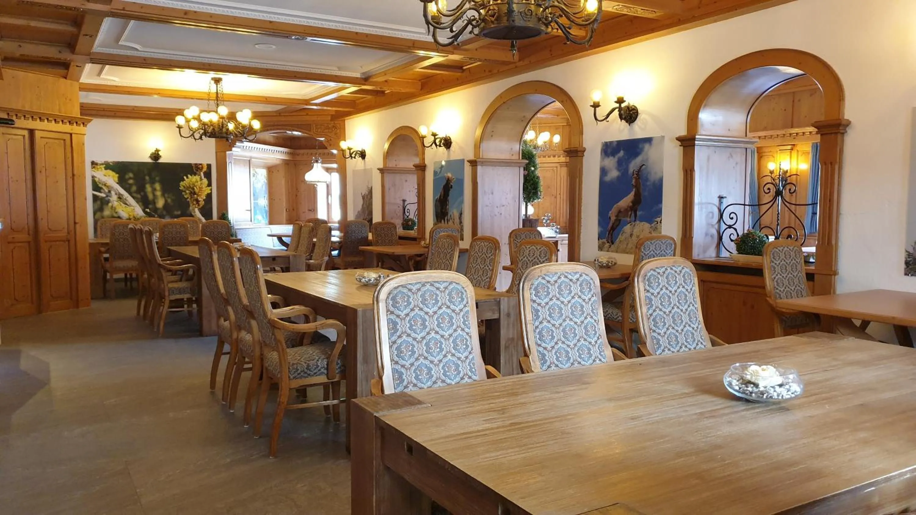 Restaurant/places to eat in Hotel Edelweiẞ garni - b&b