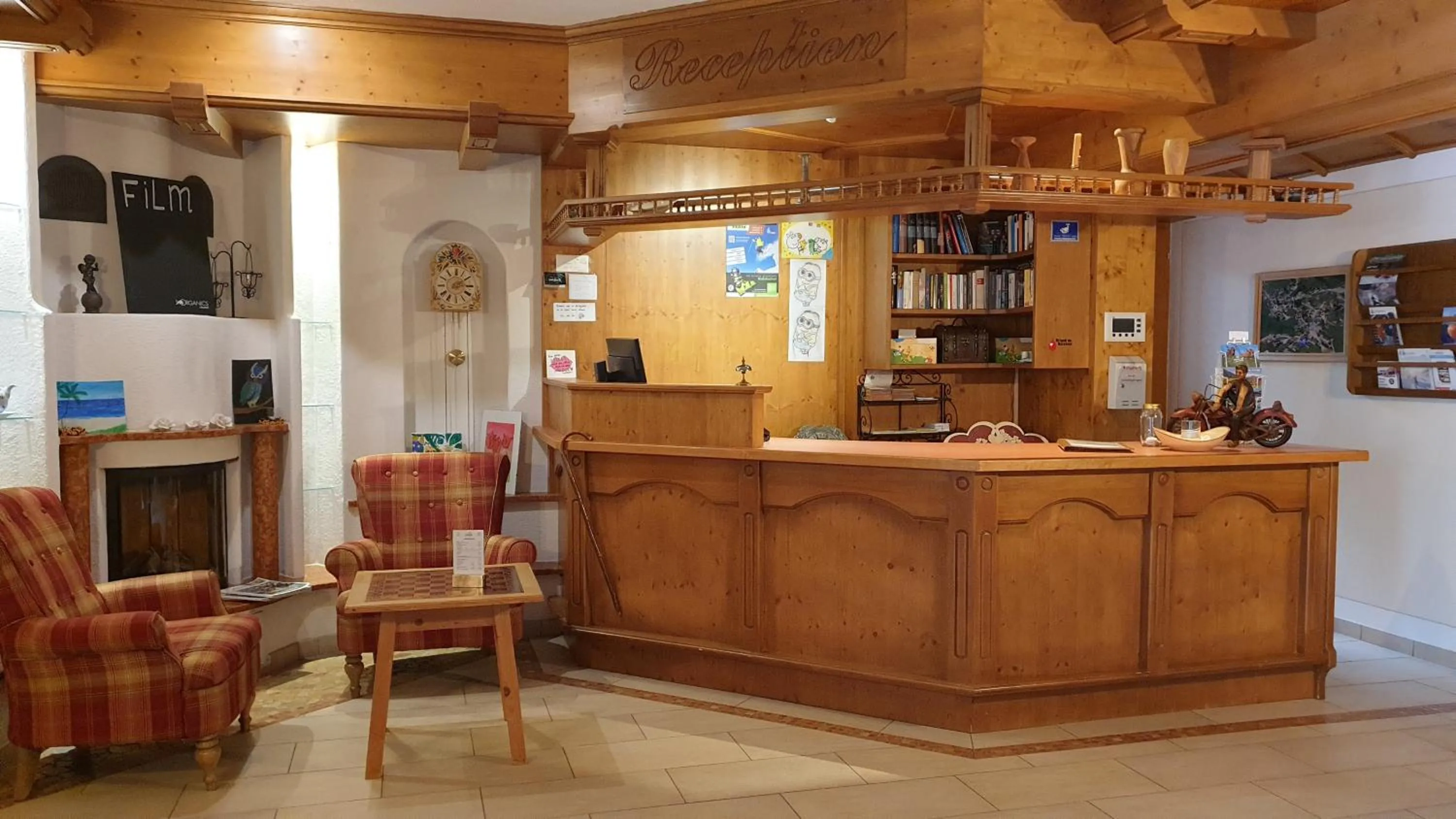 Lobby or reception in Hotel Edelweiẞ garni - b&b