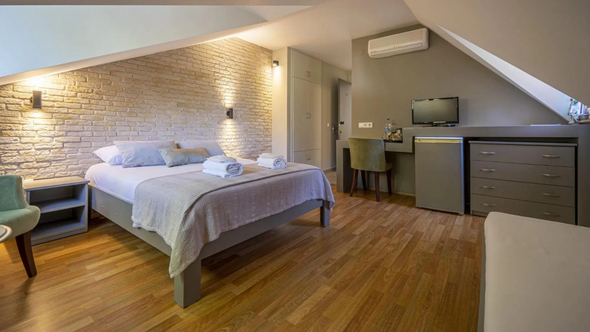 Photo of the whole room in Selimhan Otel